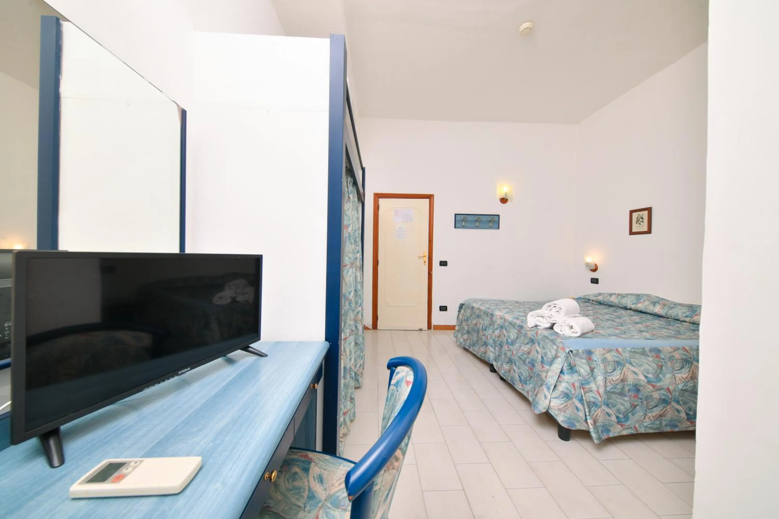 Photo of the whole room in Fortuna Beach - Seaside Hotel