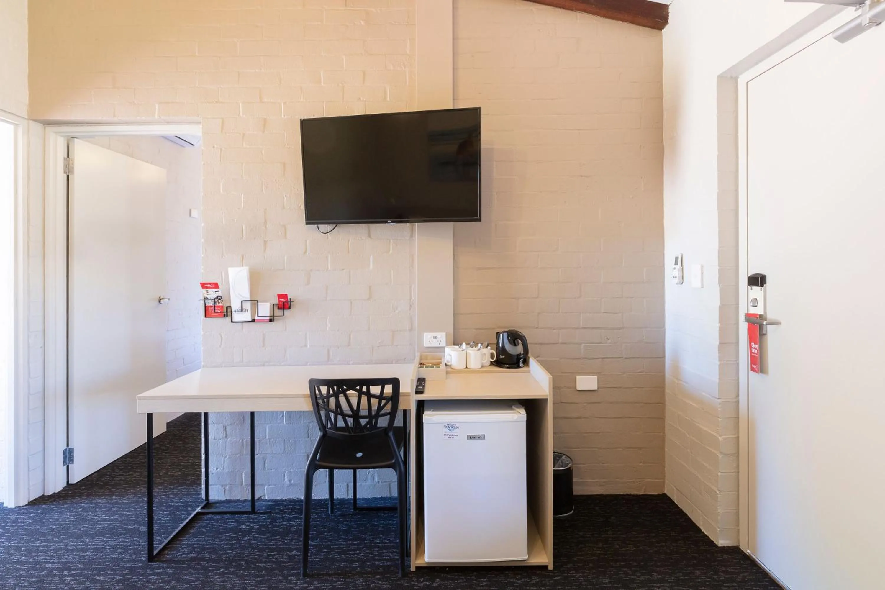 TV and multimedia in Nightcap at Wintersun Hotel