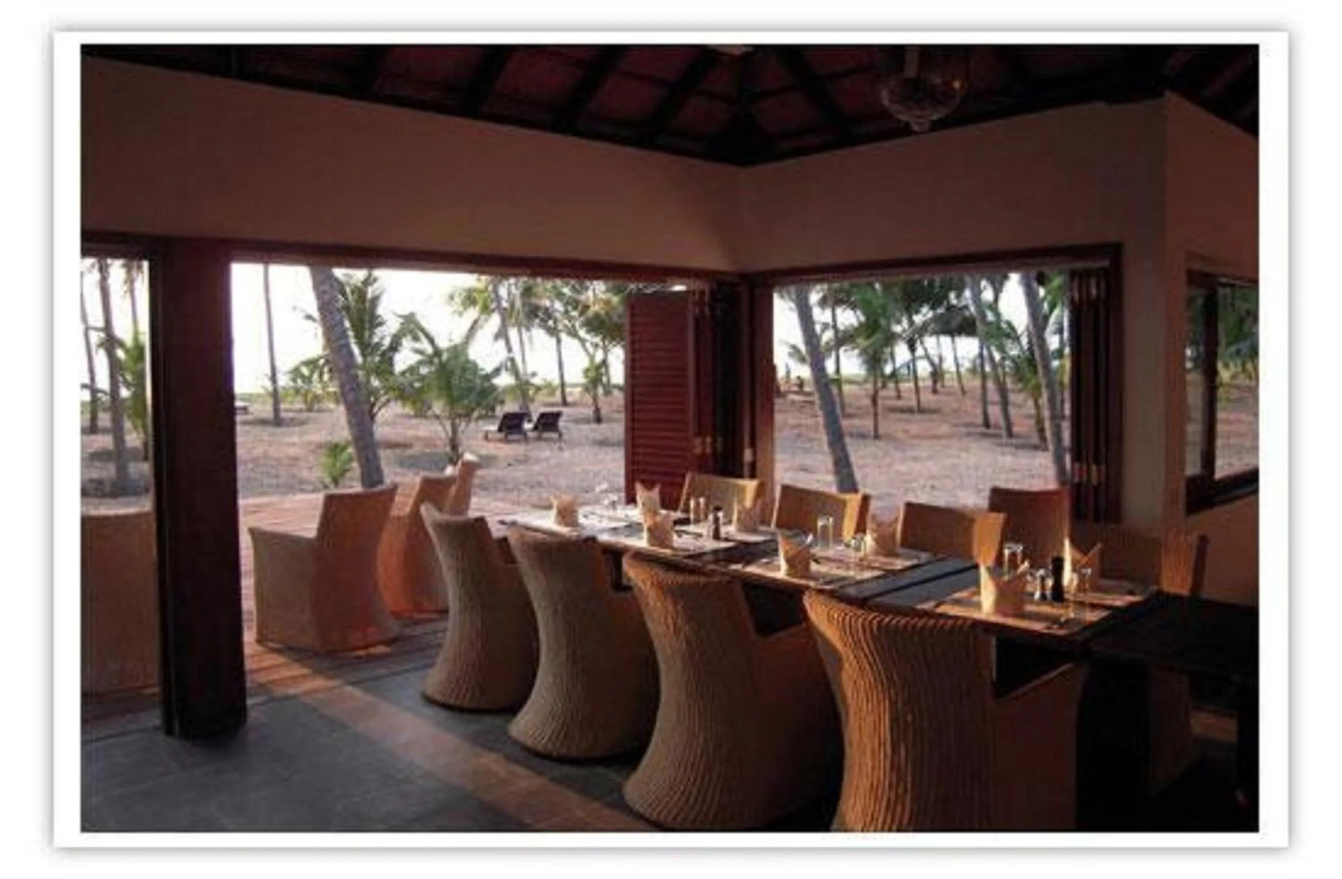 Restaurant/places to eat in Kanan Beach Resort