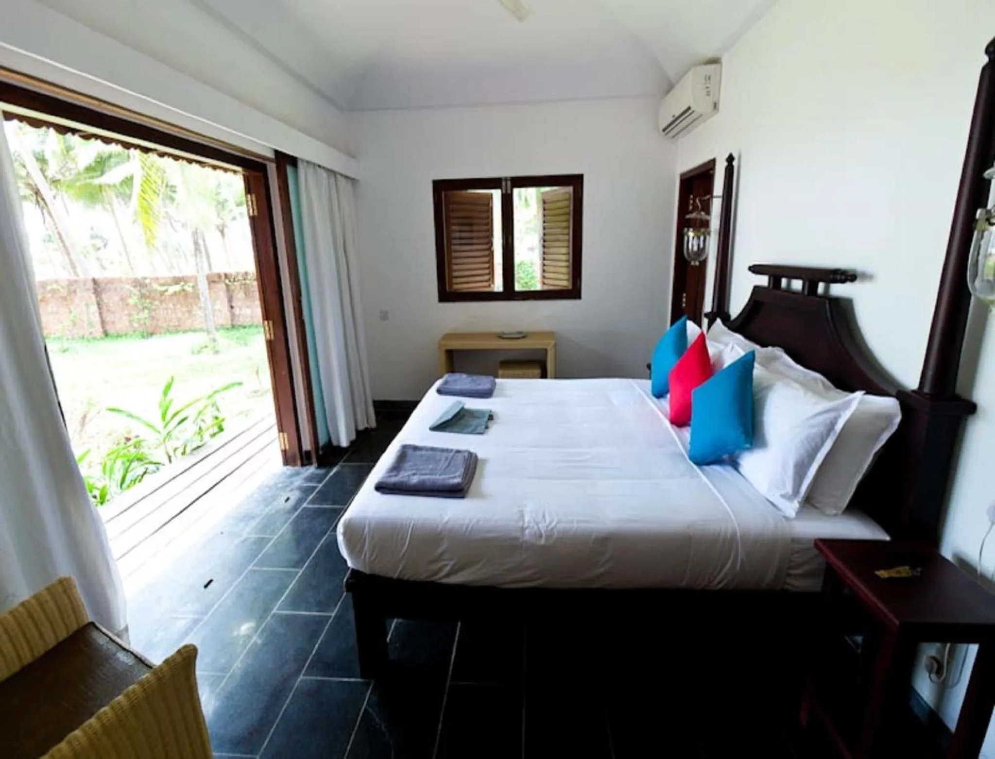 Bed in Kanan Beach Resort