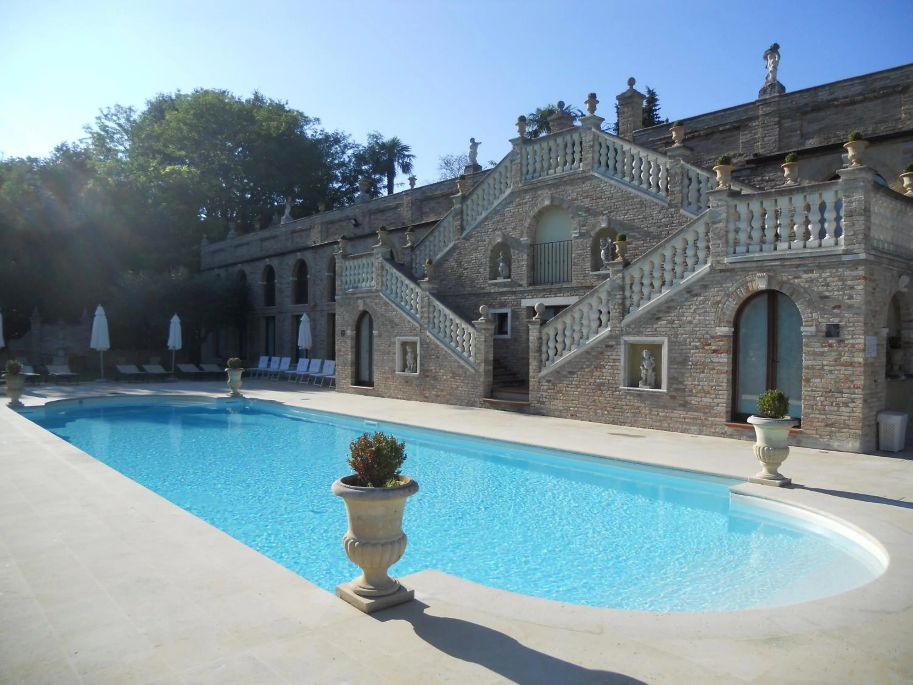 Property building in Villa Cattani Stuart XVII secolo