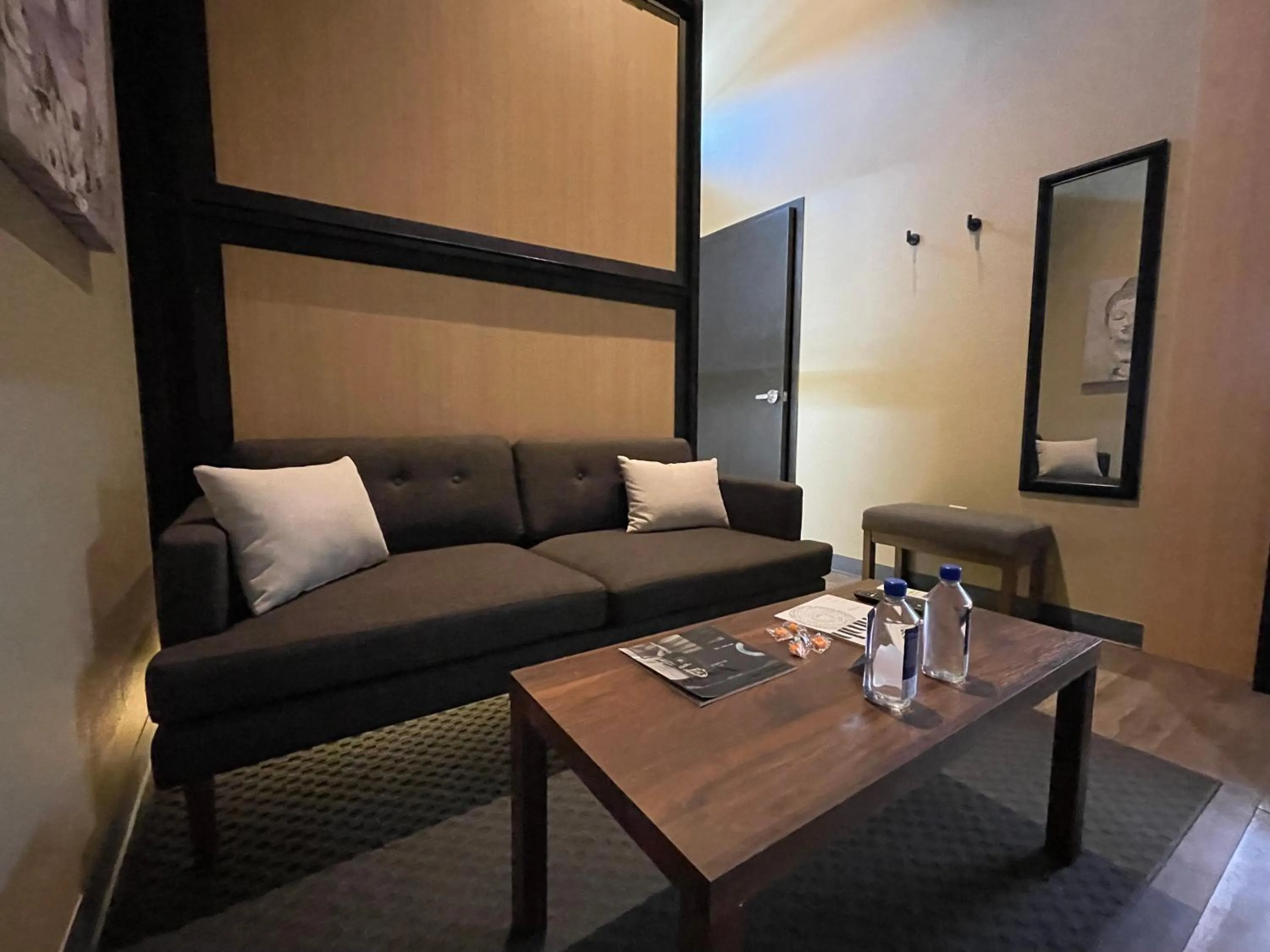 Seating area in Boxstel - Modern Stay Hotel Downtown El Paso