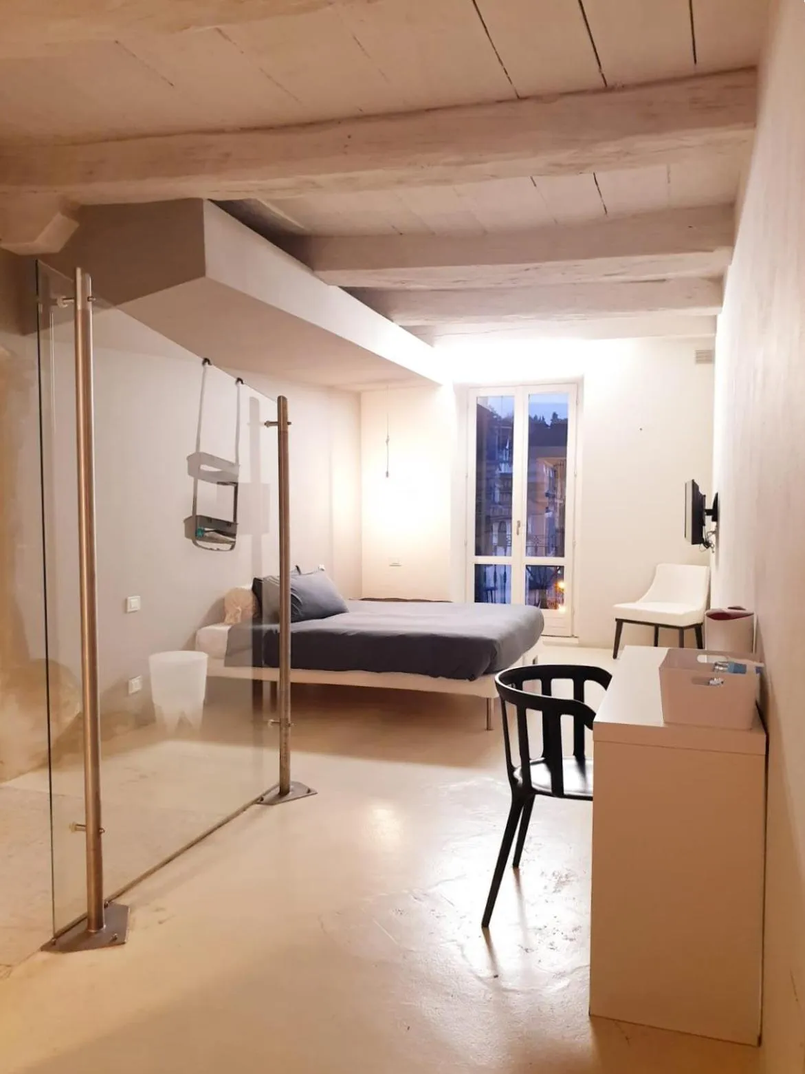 Shower, Bed in Hotel Aracoeli