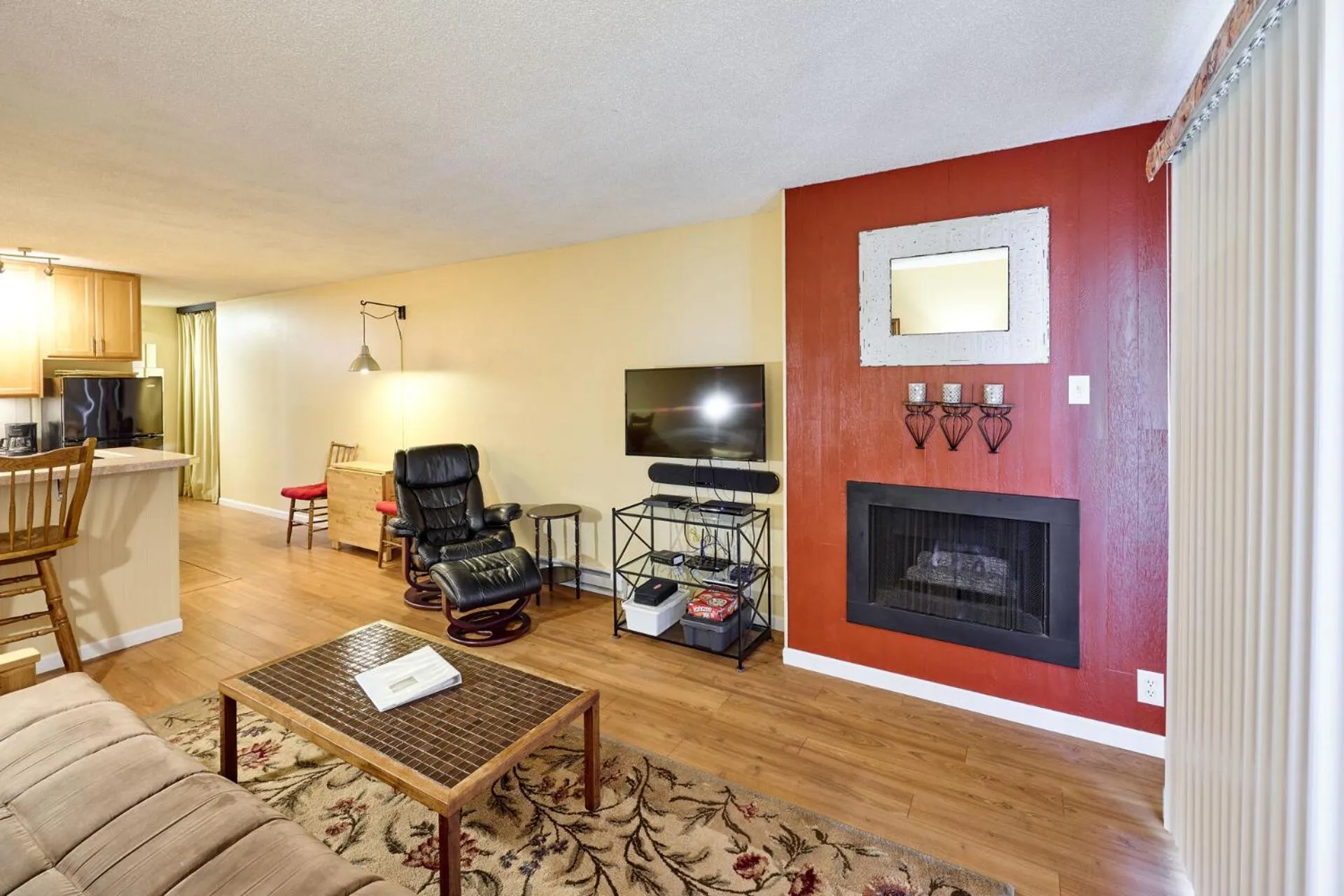 TV and multimedia in Surftides Plaza Rentals