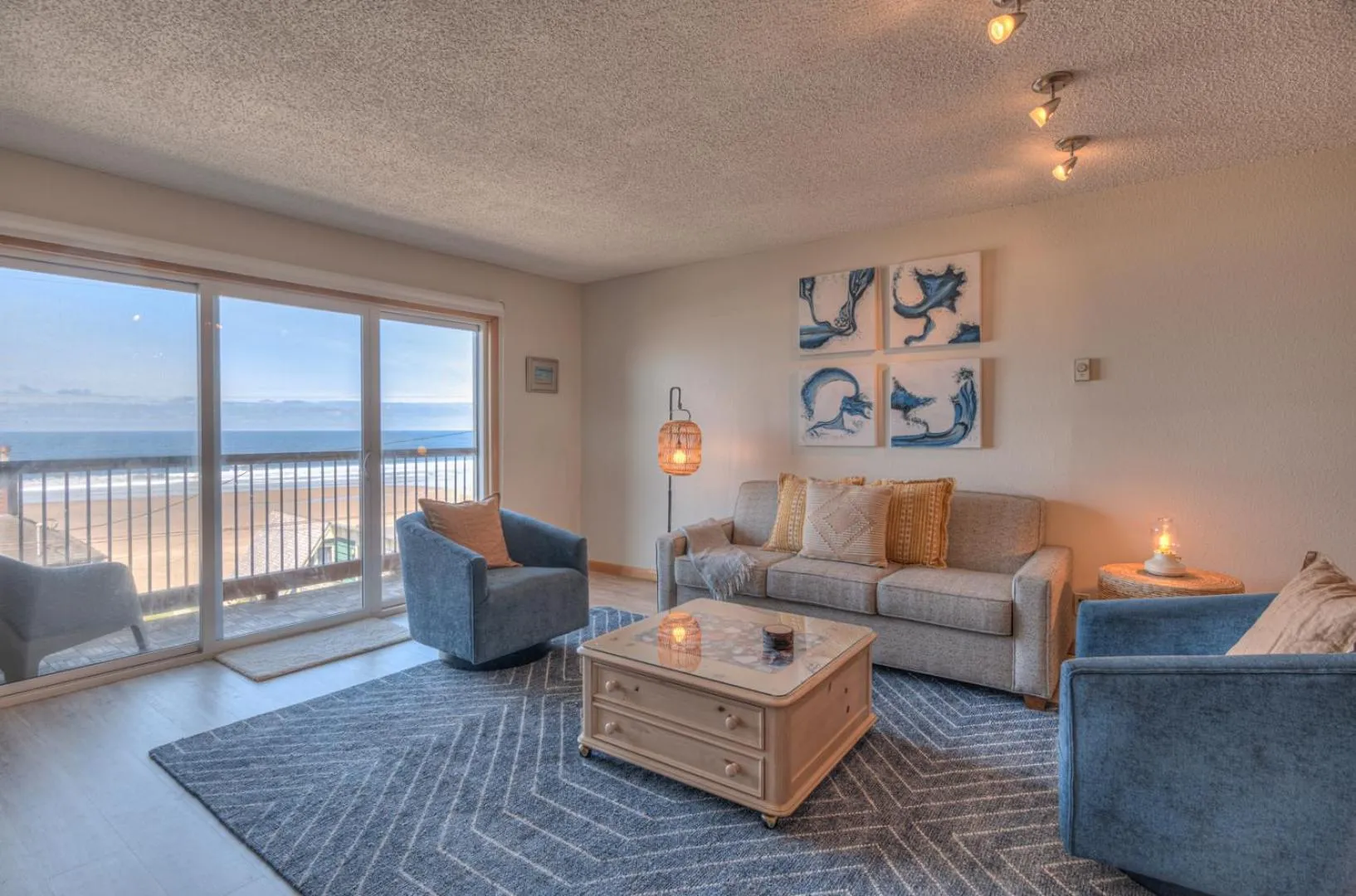 Living room in Surftides Plaza Rentals