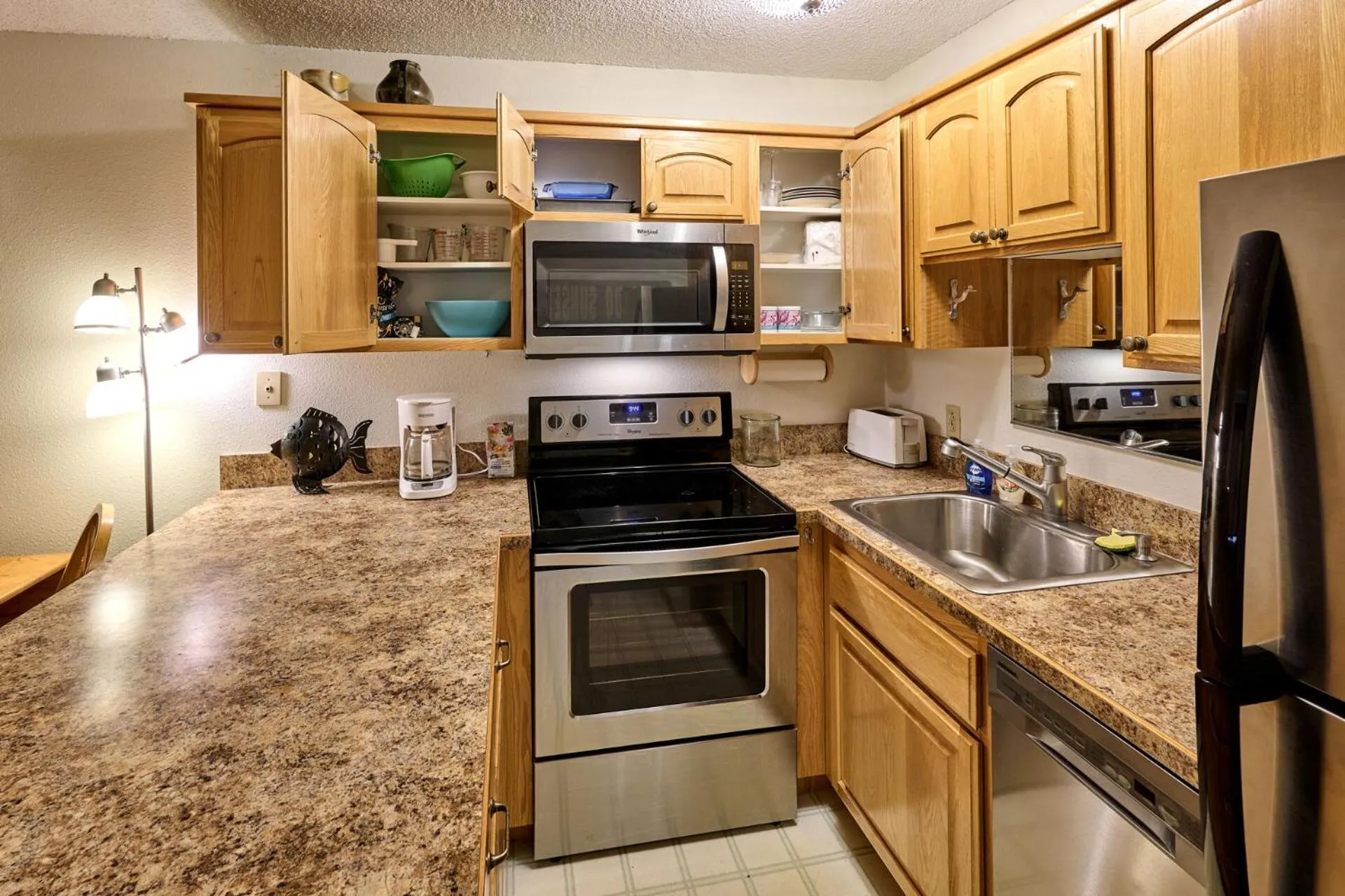 Kitchen or kitchenette in Surftides Plaza Rentals