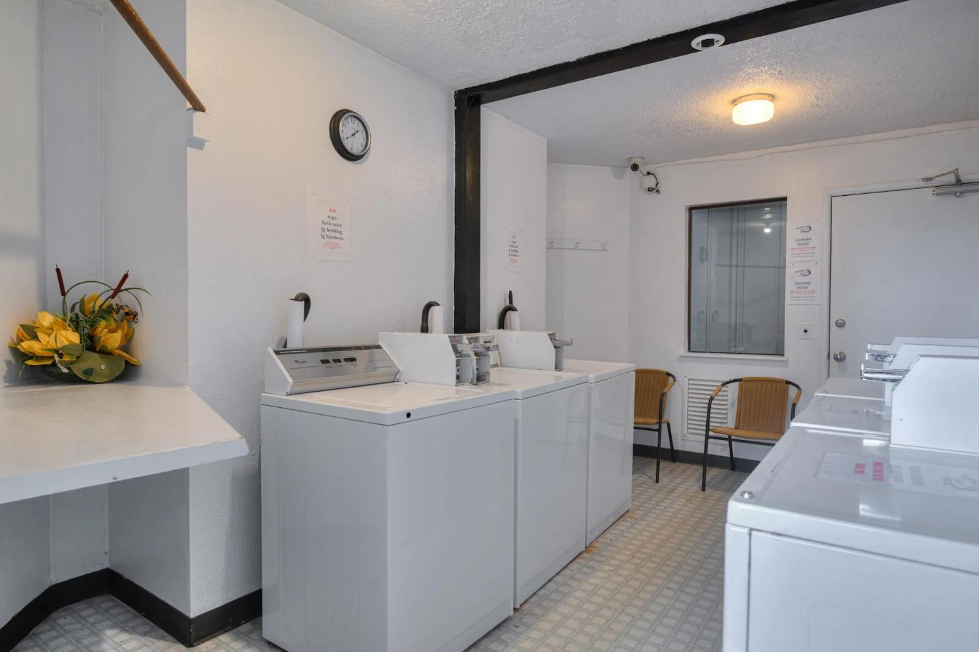 laundry in Surftides Plaza Rentals