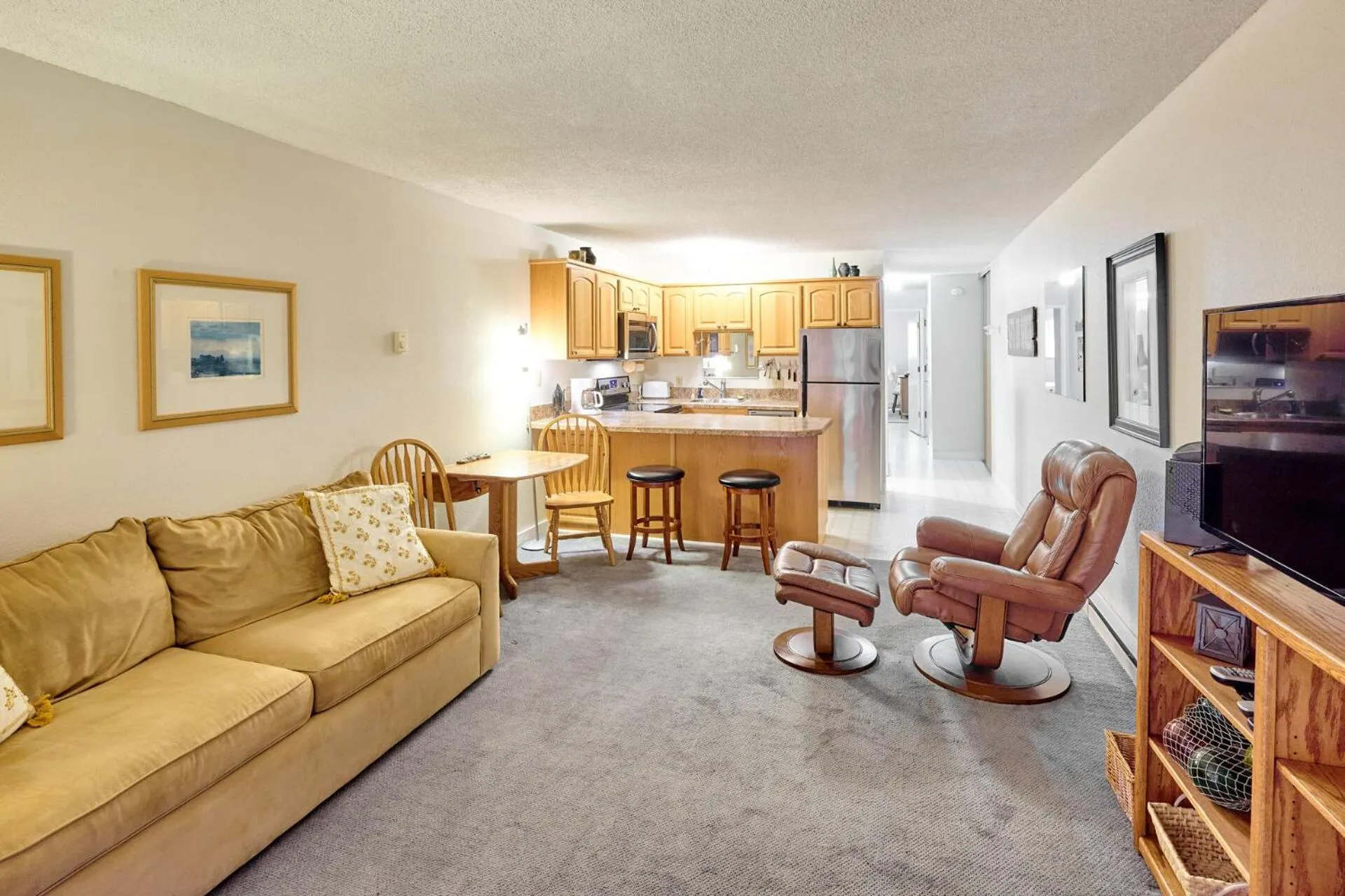 Kitchen or kitchenette in Surftides Plaza Rentals