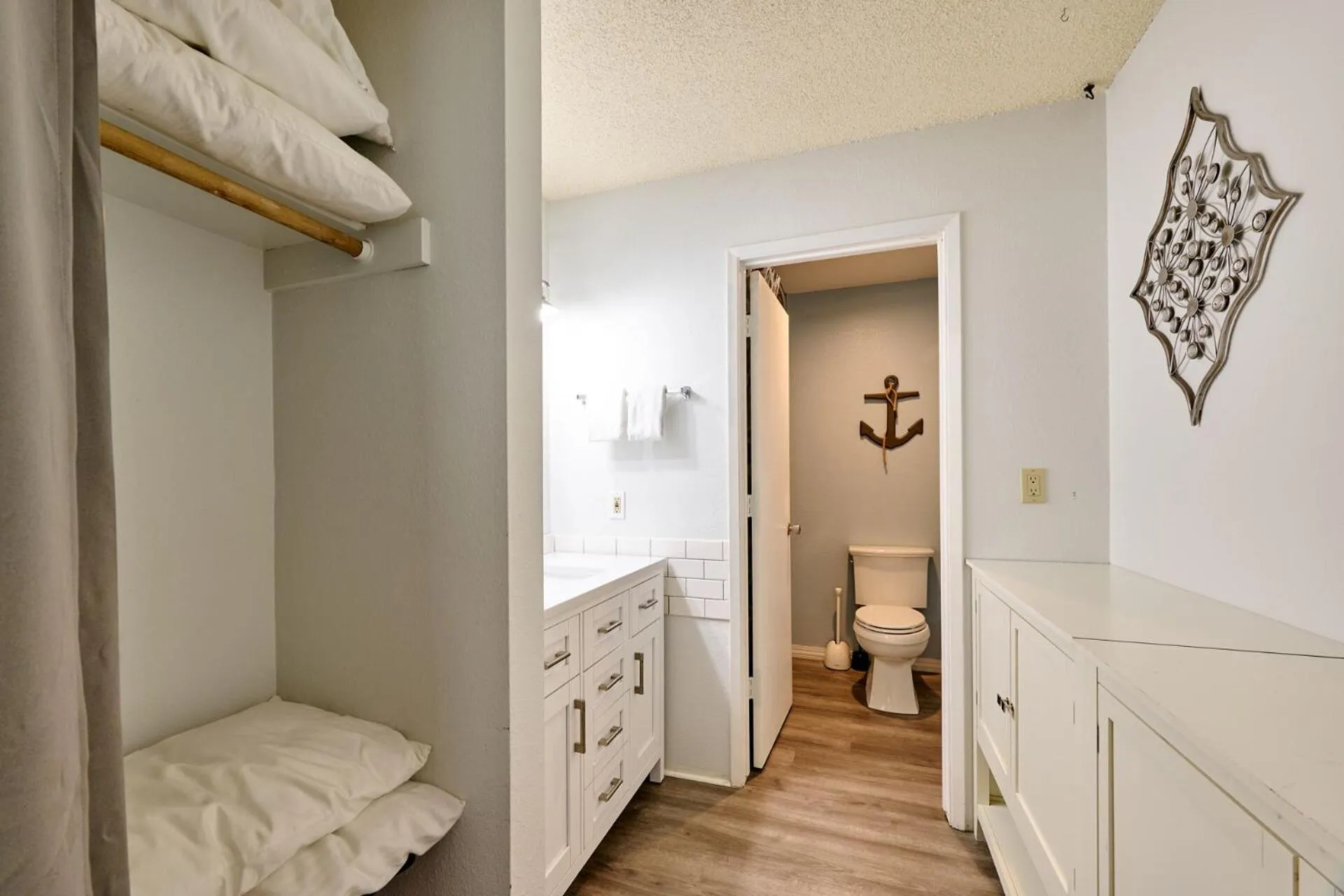 Toilet in Surftides Plaza Rentals