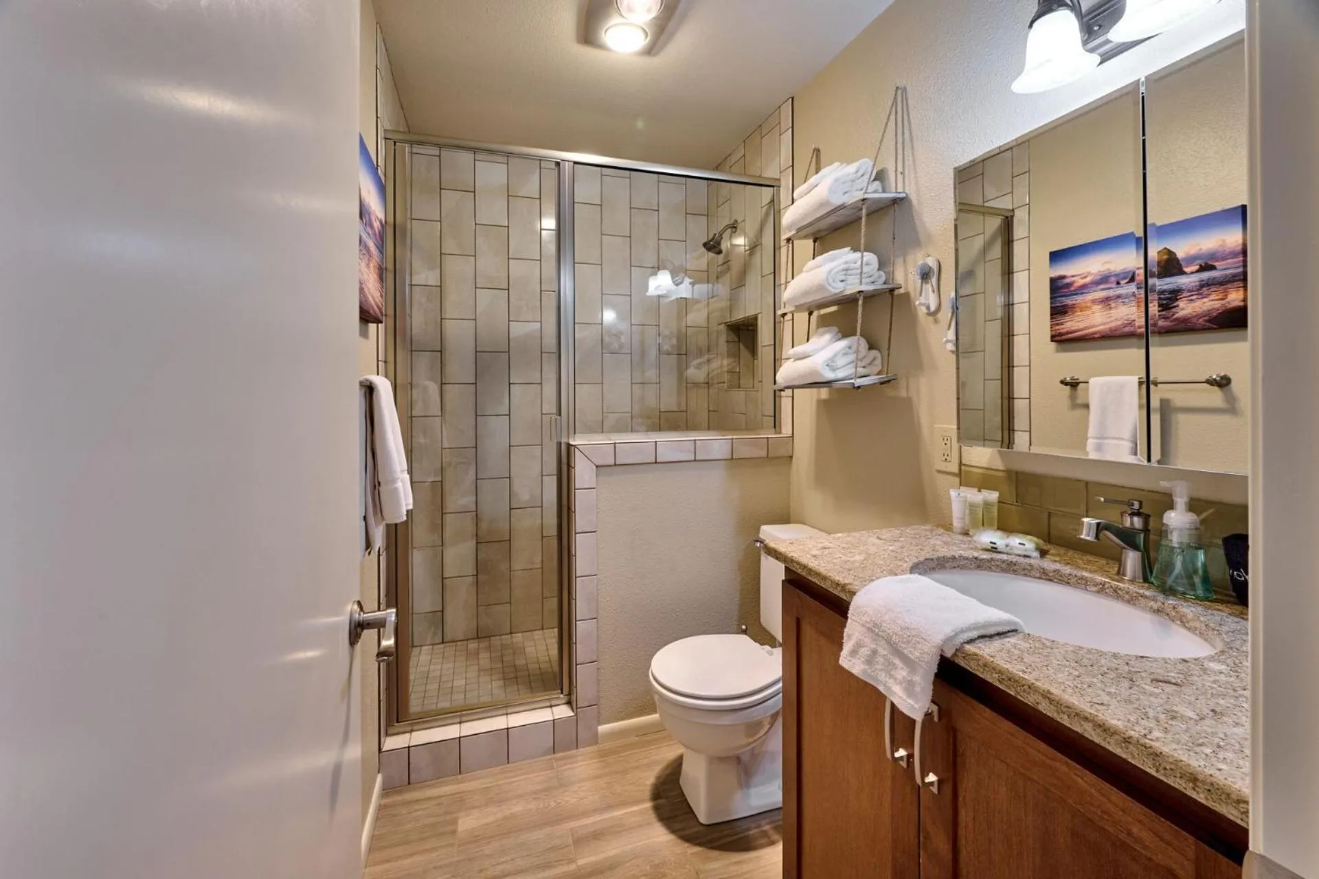 Shower in Surftides Plaza Rentals