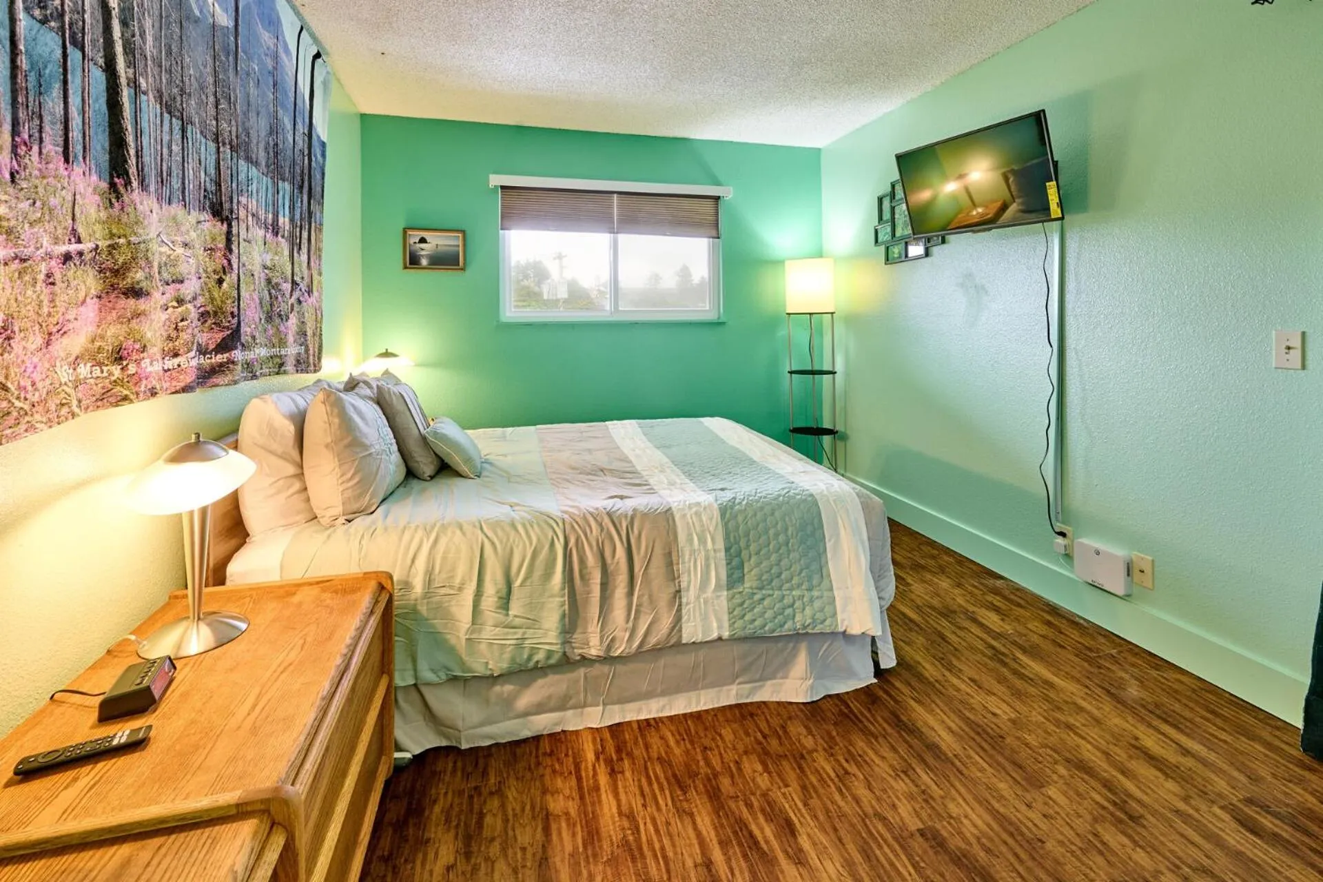 Bed in Surftides Plaza Rentals
