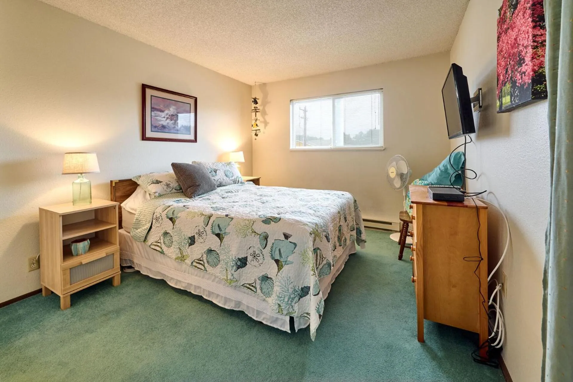 Bed in Surftides Plaza Rentals