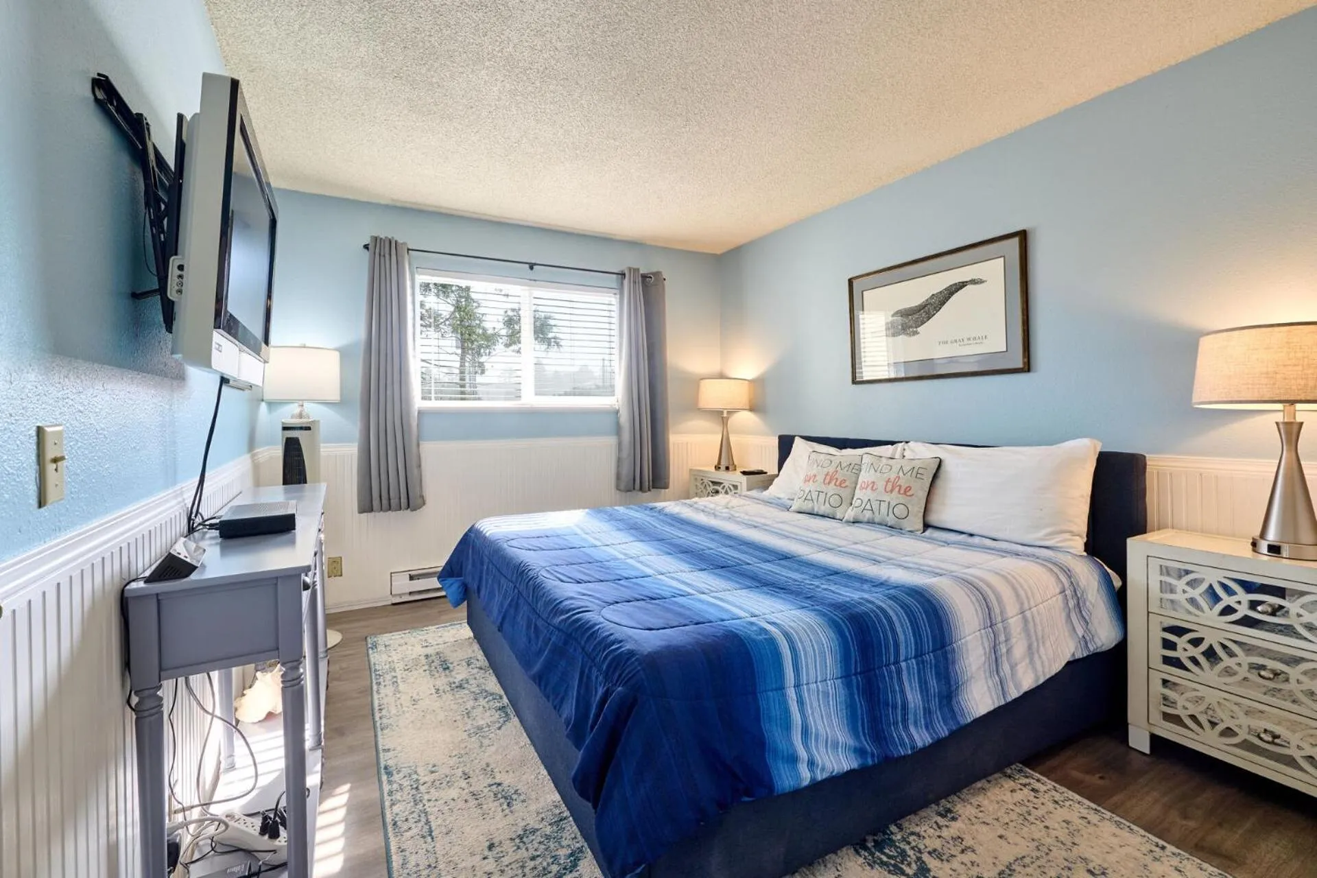 Bed in Surftides Plaza Rentals