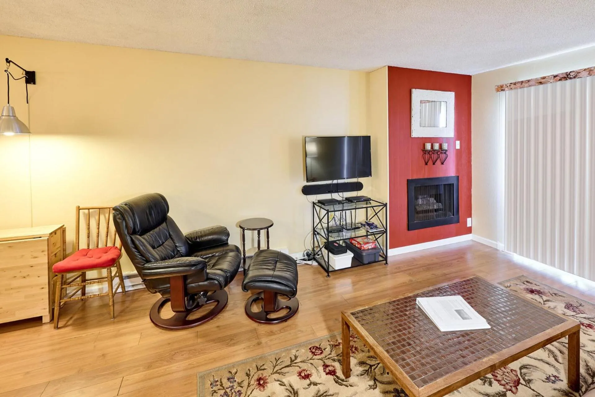 TV and multimedia in Surftides Plaza Rentals