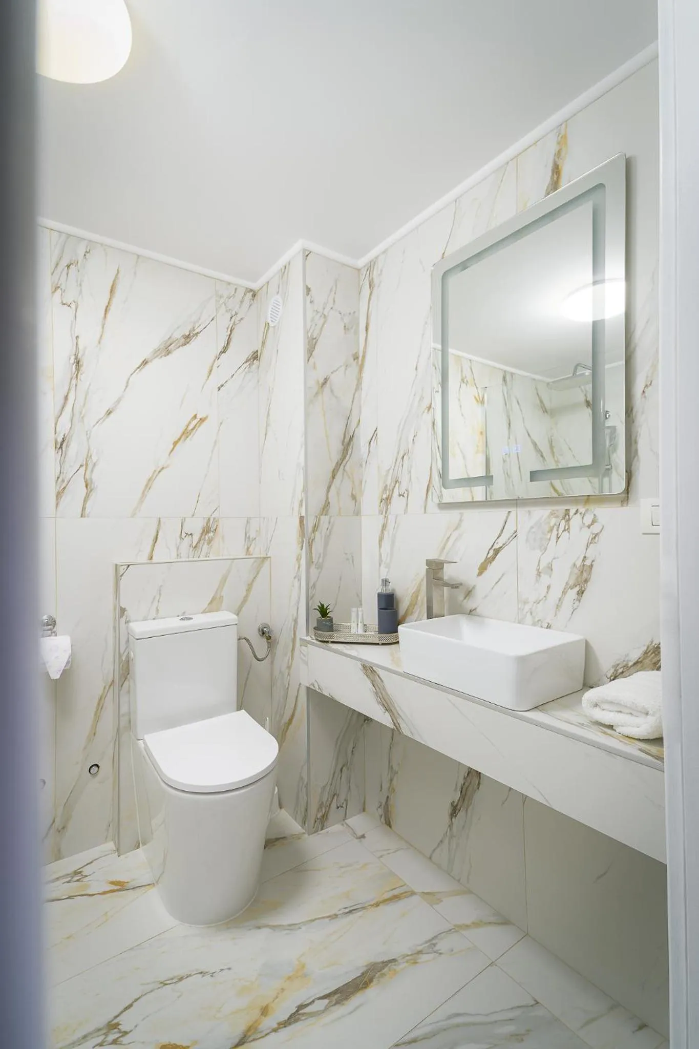 Shower in Hotel Francesca