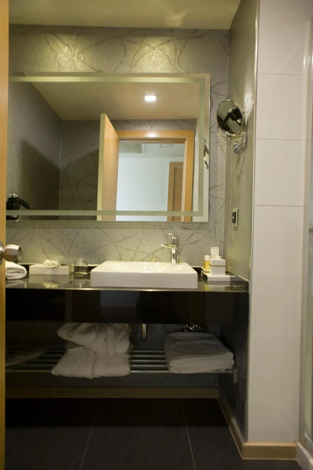 Bathroom in Inci Class Hotel