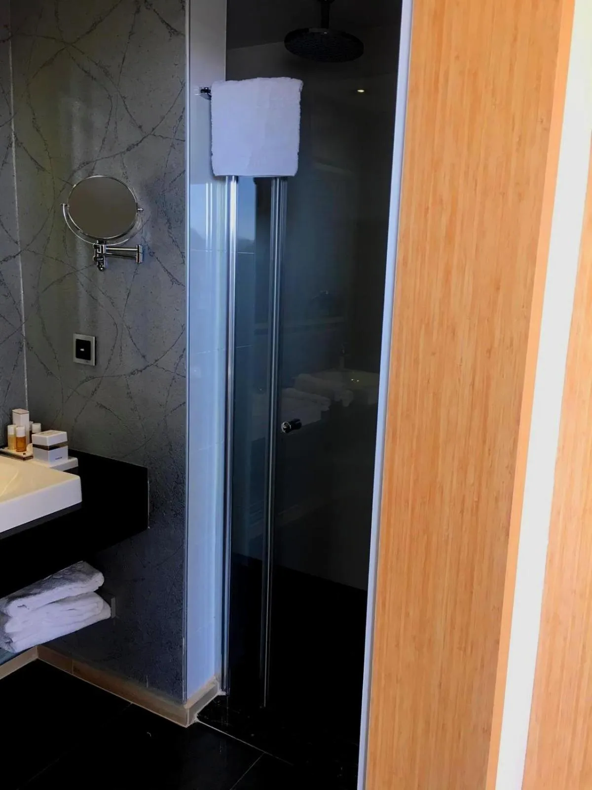 Shower in Inci Class Hotel