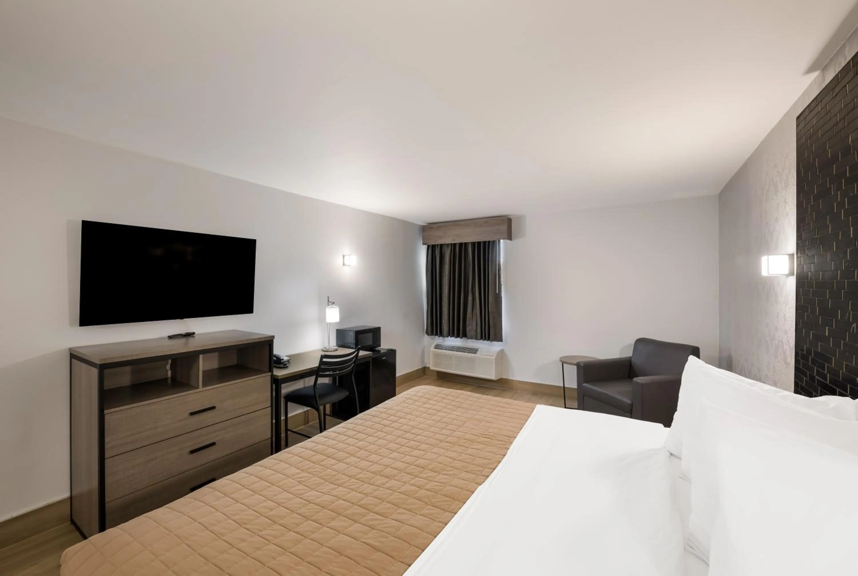 Bed in Essence Express Wayne