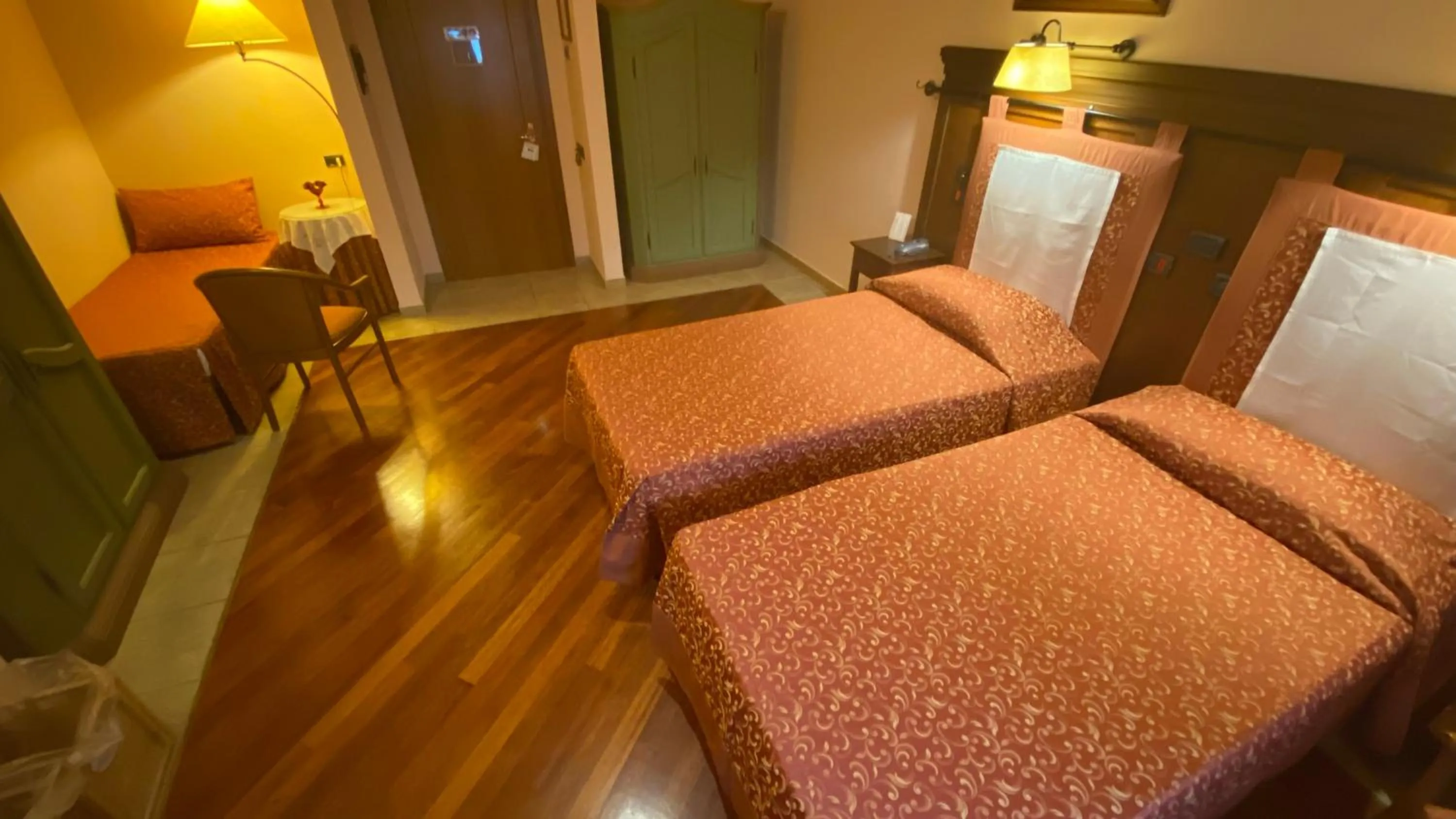 Bed in Relais Abbazia Santa Anastasia Resort & Winery