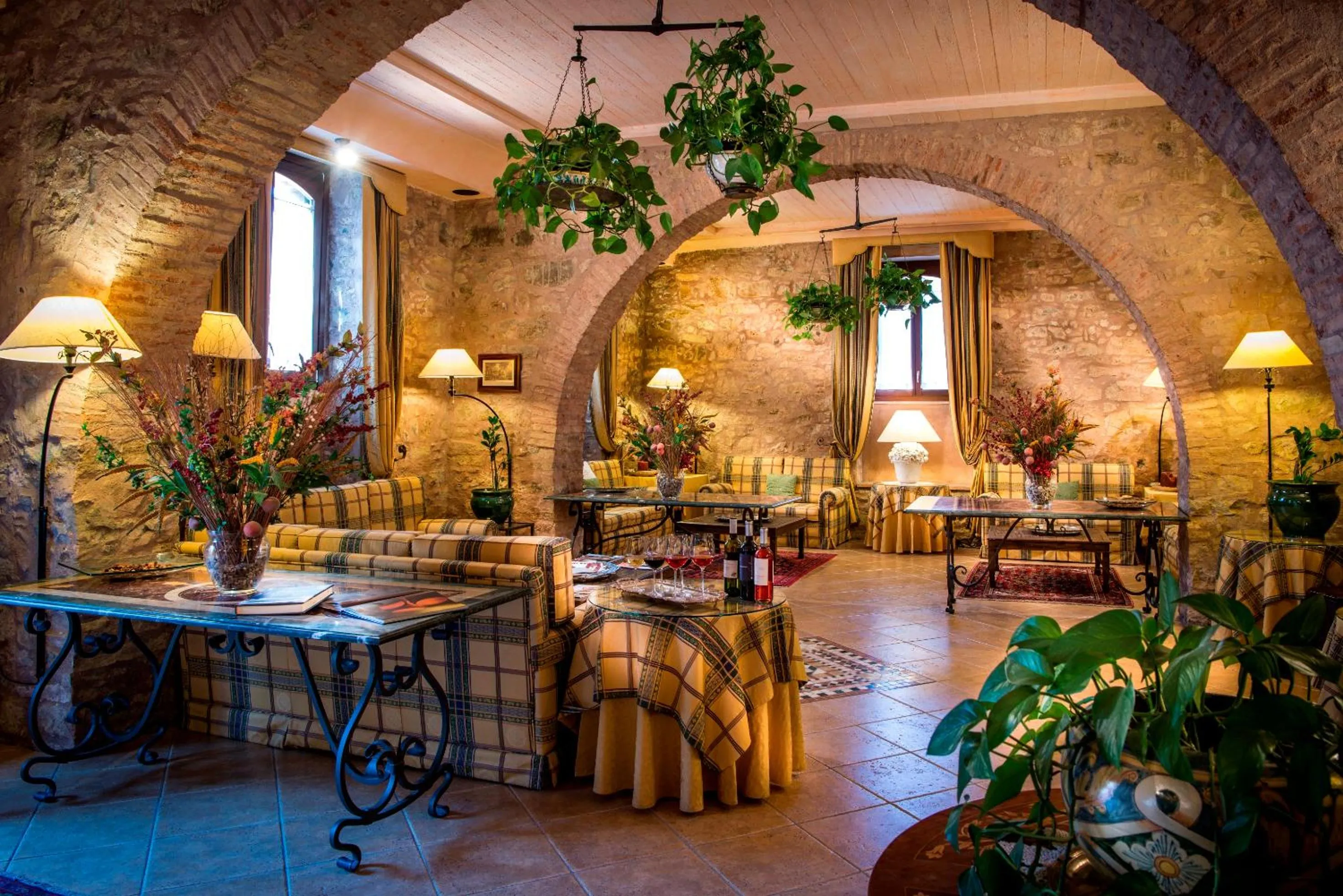 Lobby or reception in Relais Abbazia Santa Anastasia Resort & Winery