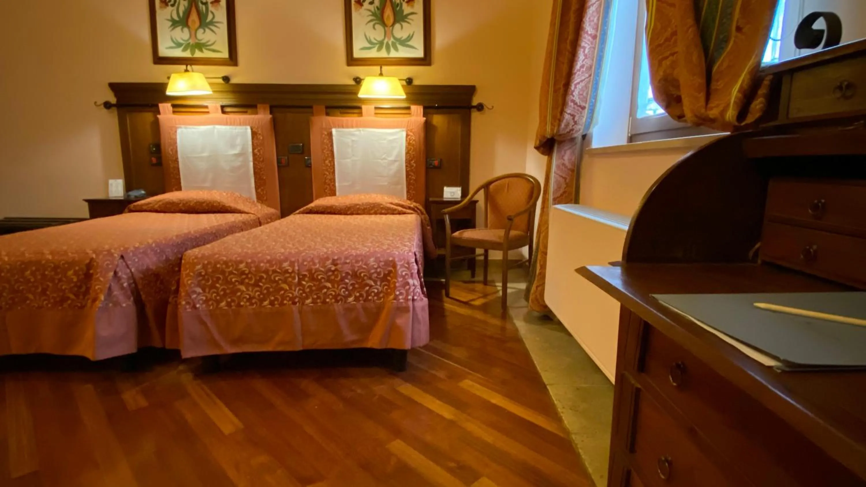 Bedroom, Bed in Relais Abbazia Santa Anastasia Resort & Winery