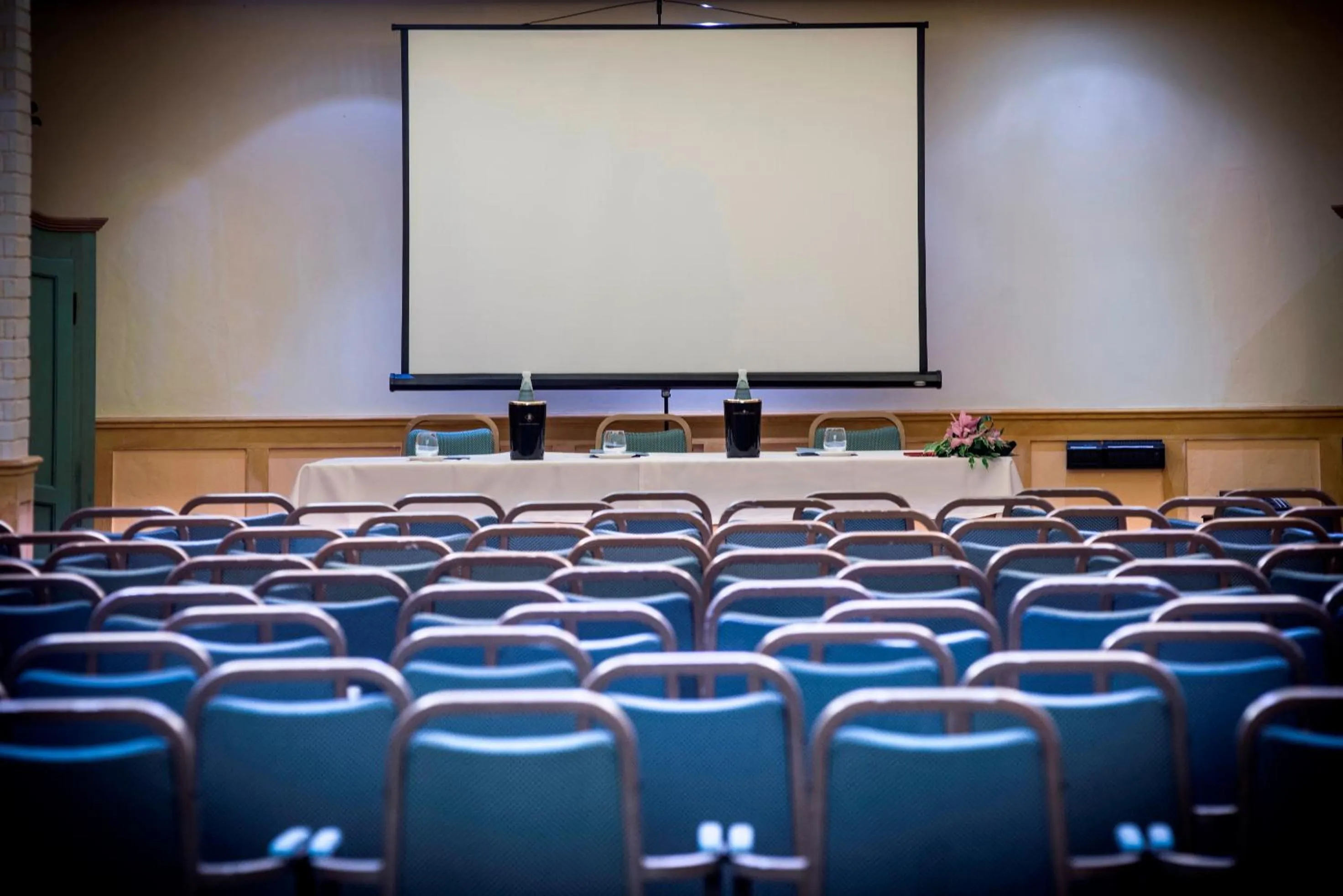 Meeting/conference room in Relais Abbazia Santa Anastasia Resort & Winery