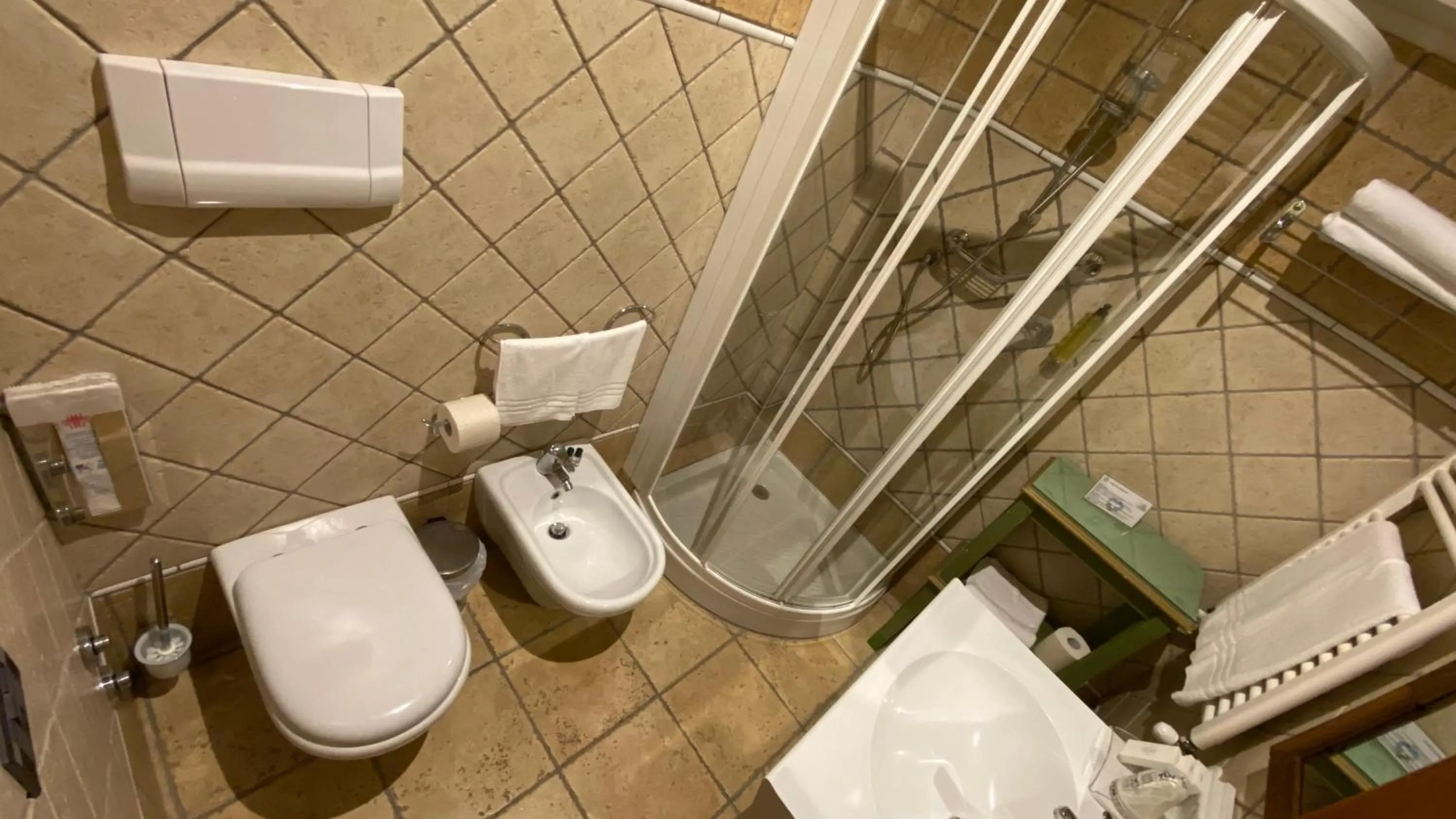 Bathroom in Relais Abbazia Santa Anastasia Resort & Winery