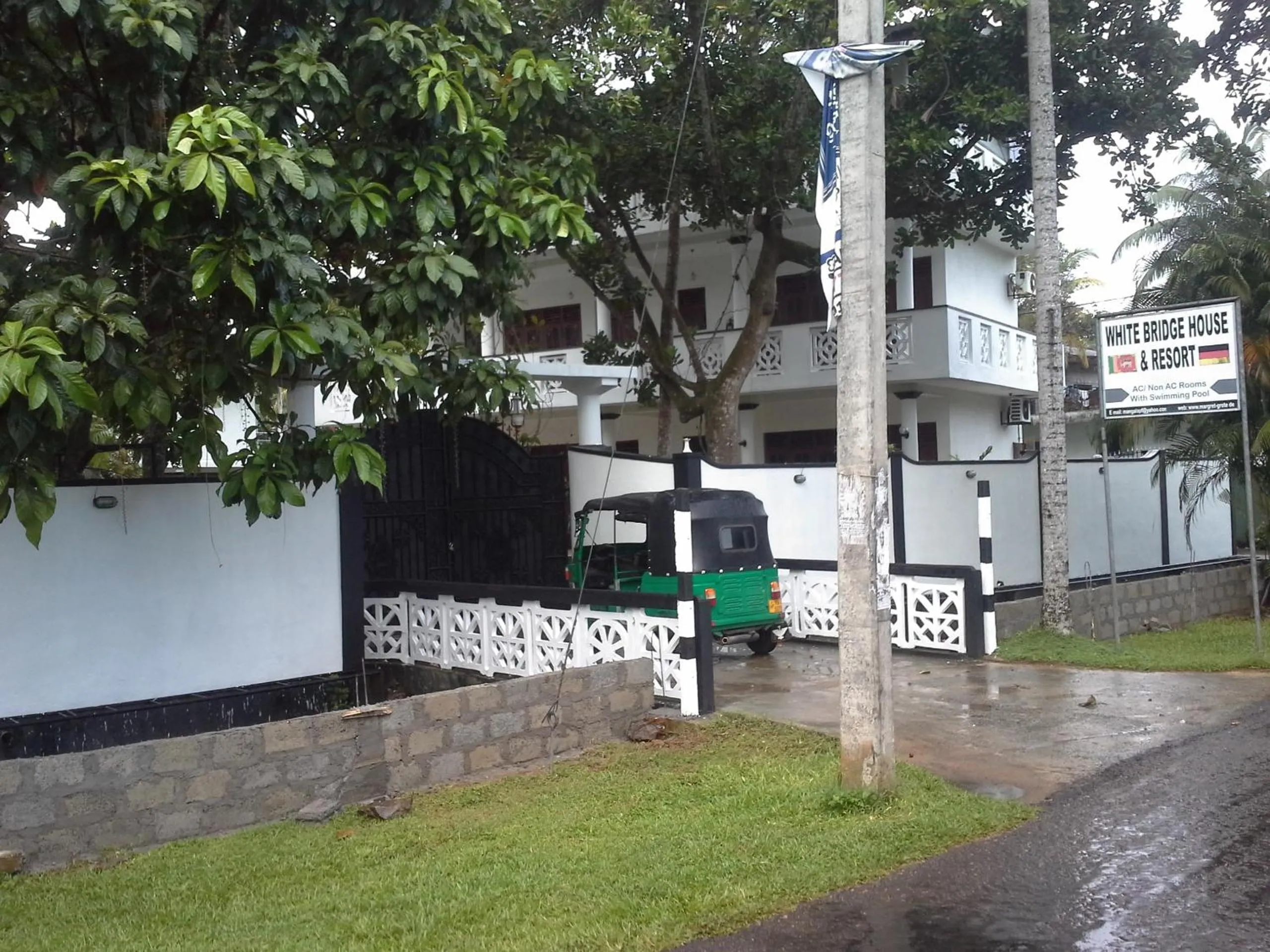 Garden view in White Bridge House & Resort