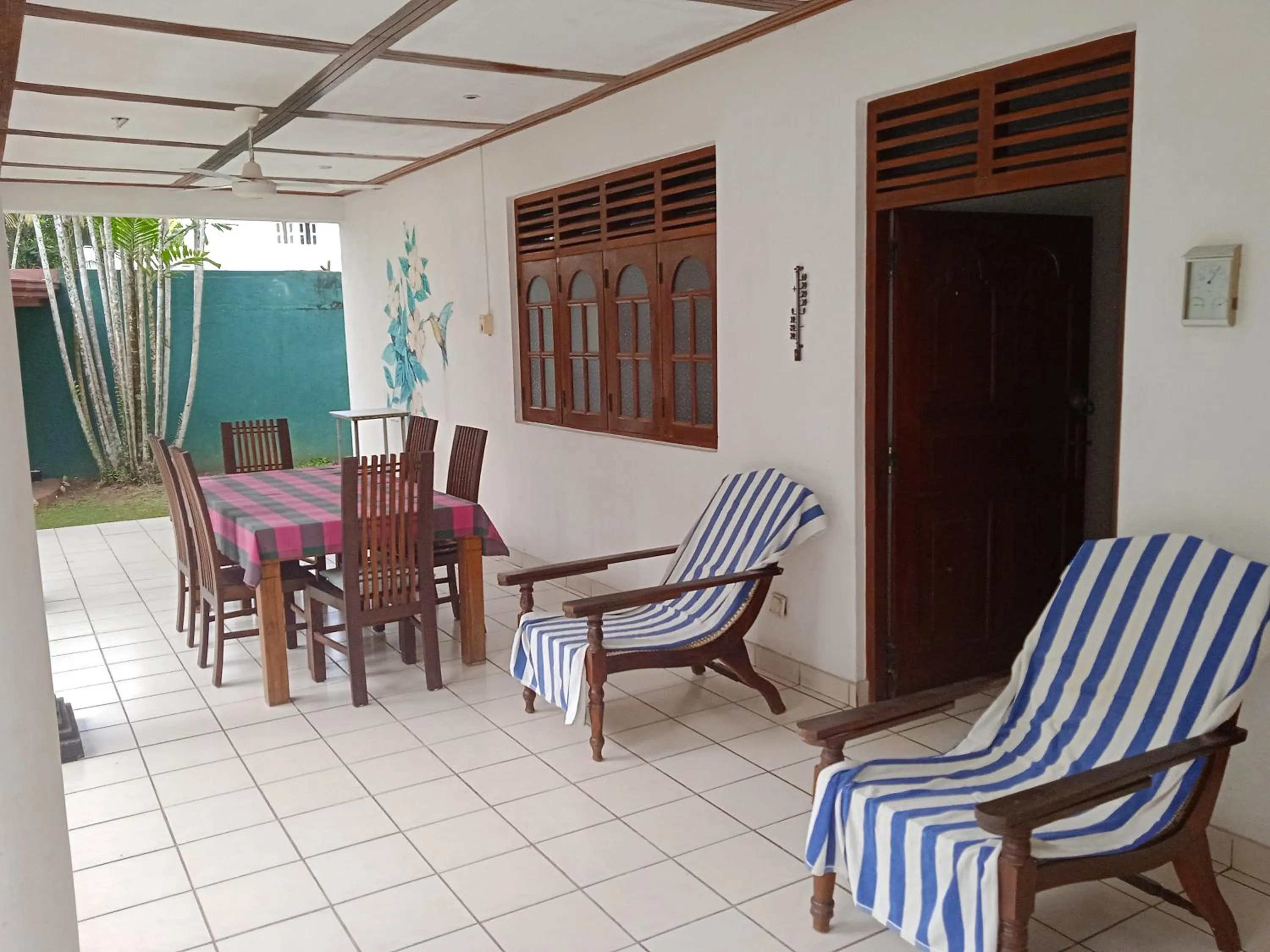 Dining area in White Bridge House & Resort