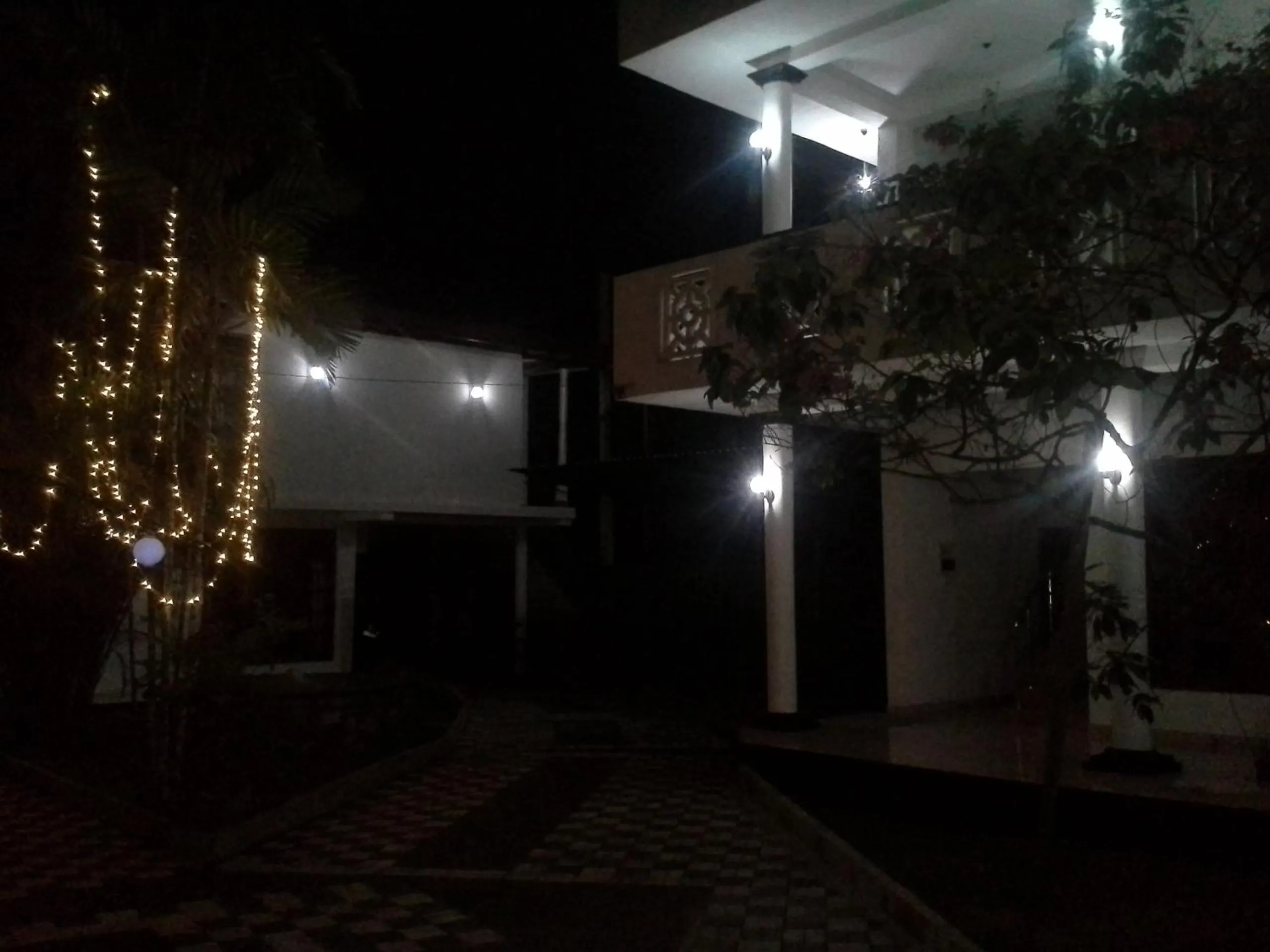 Night in White Bridge House & Resort