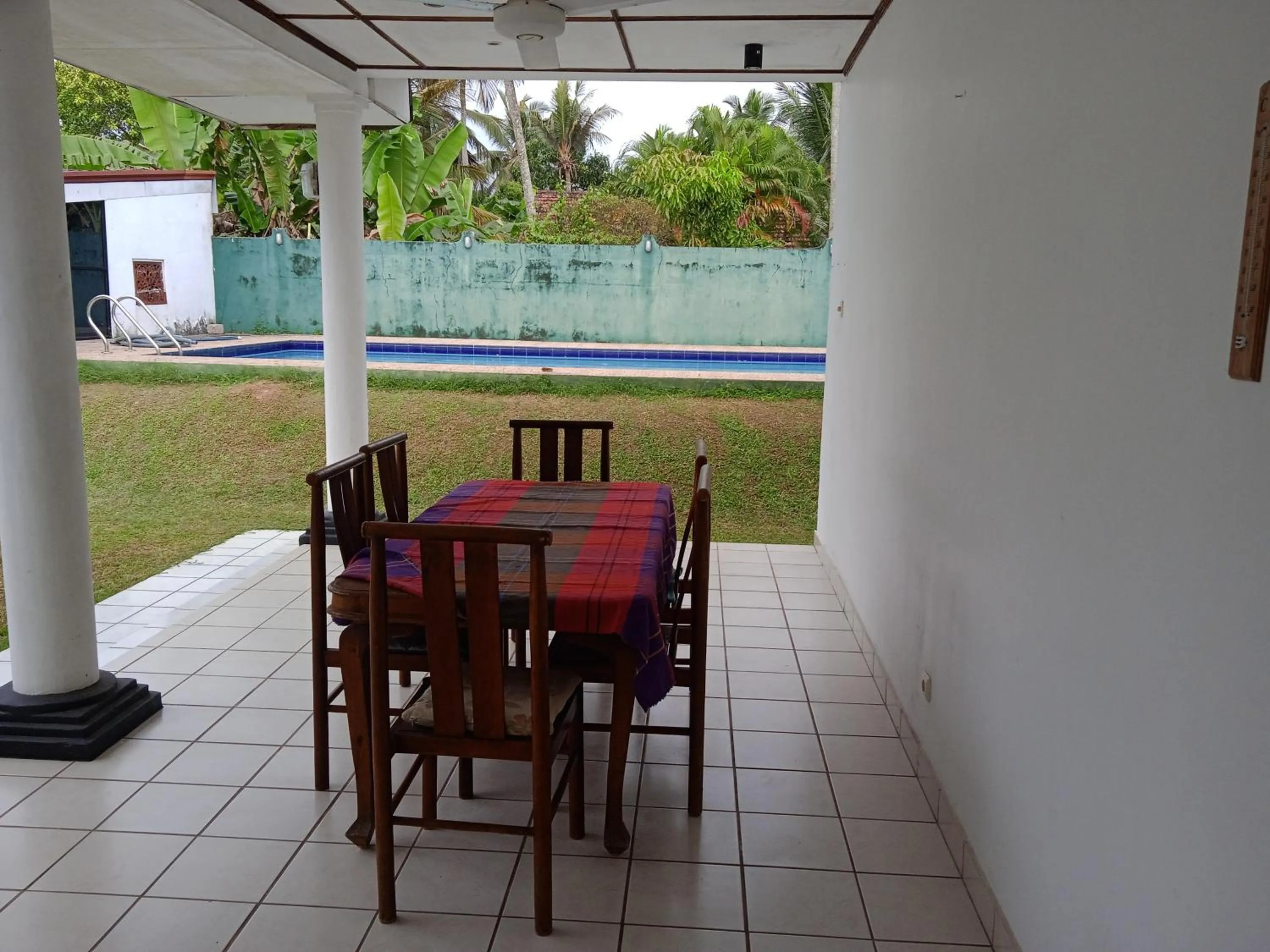 Swimming pool in White Bridge House & Resort