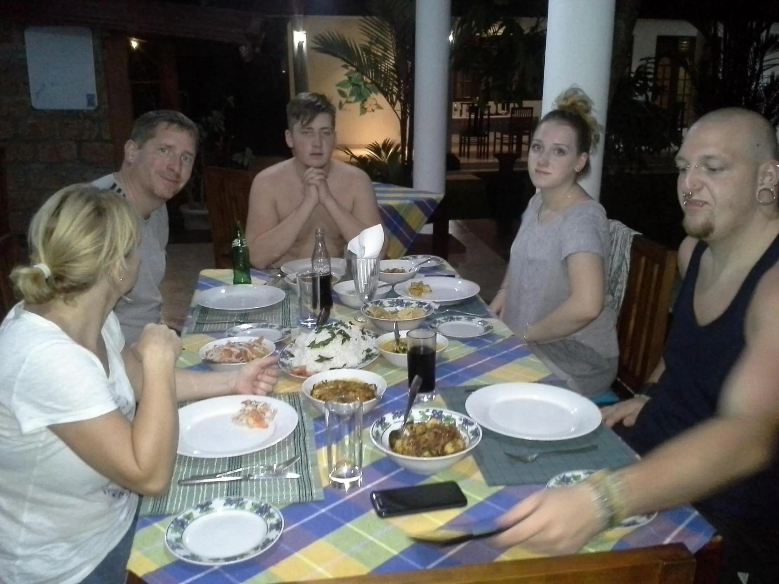 Restaurant/places to eat in White Bridge House & Resort