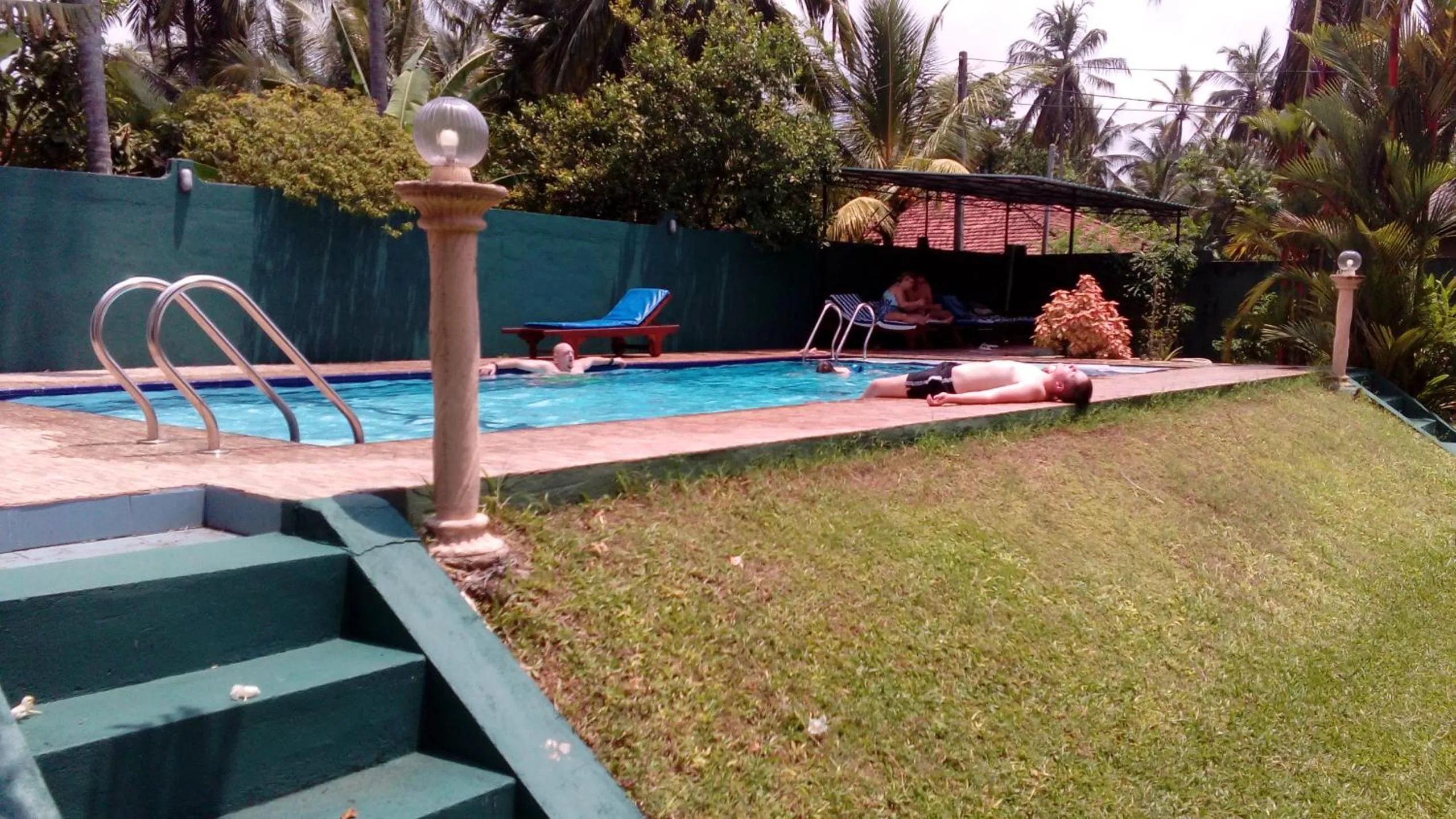 Swimming pool in White Bridge House & Resort