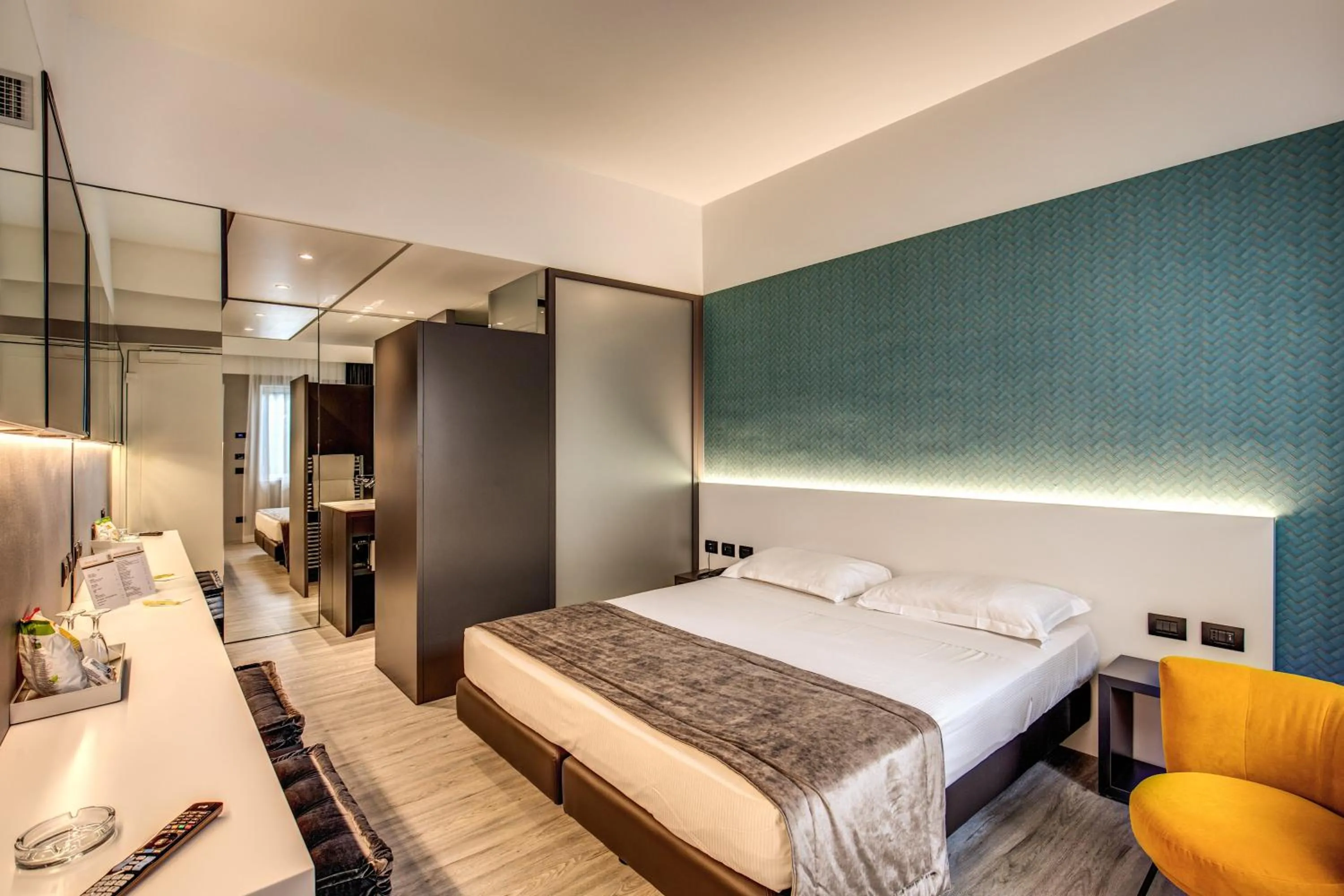 Photo of the whole room, Bed in Motel Rona