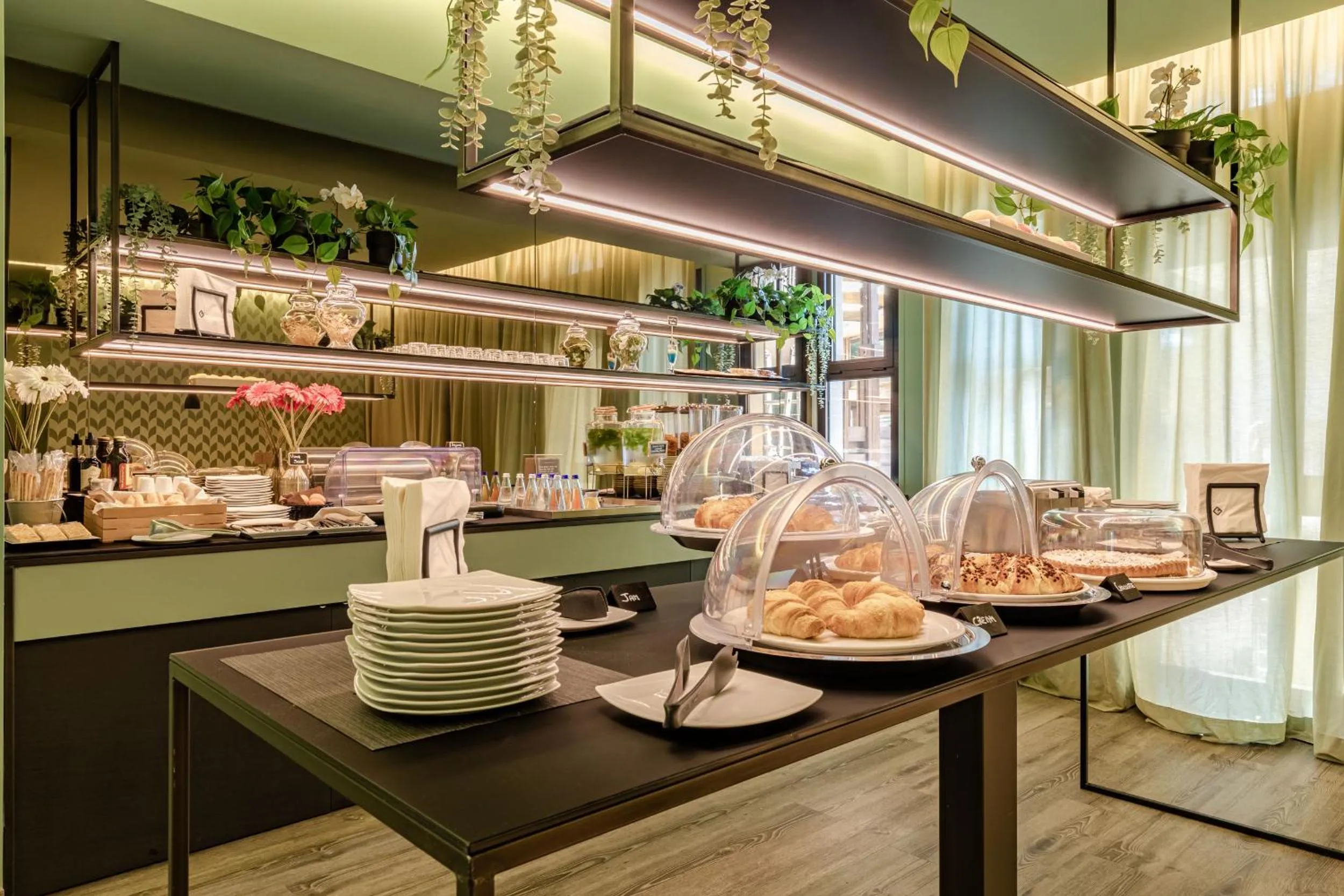 Breakfast in Motel Rona