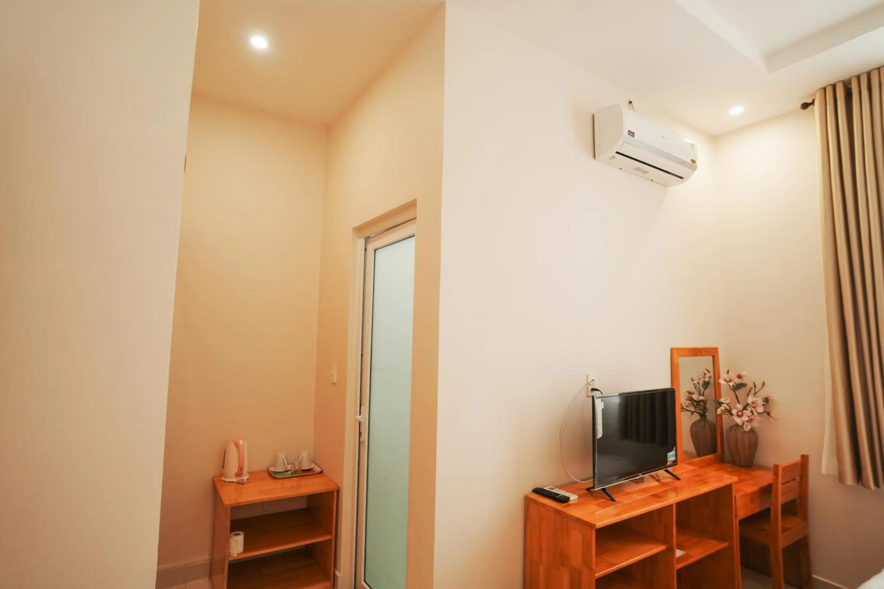 Coffee/tea facilities in Soho Inn