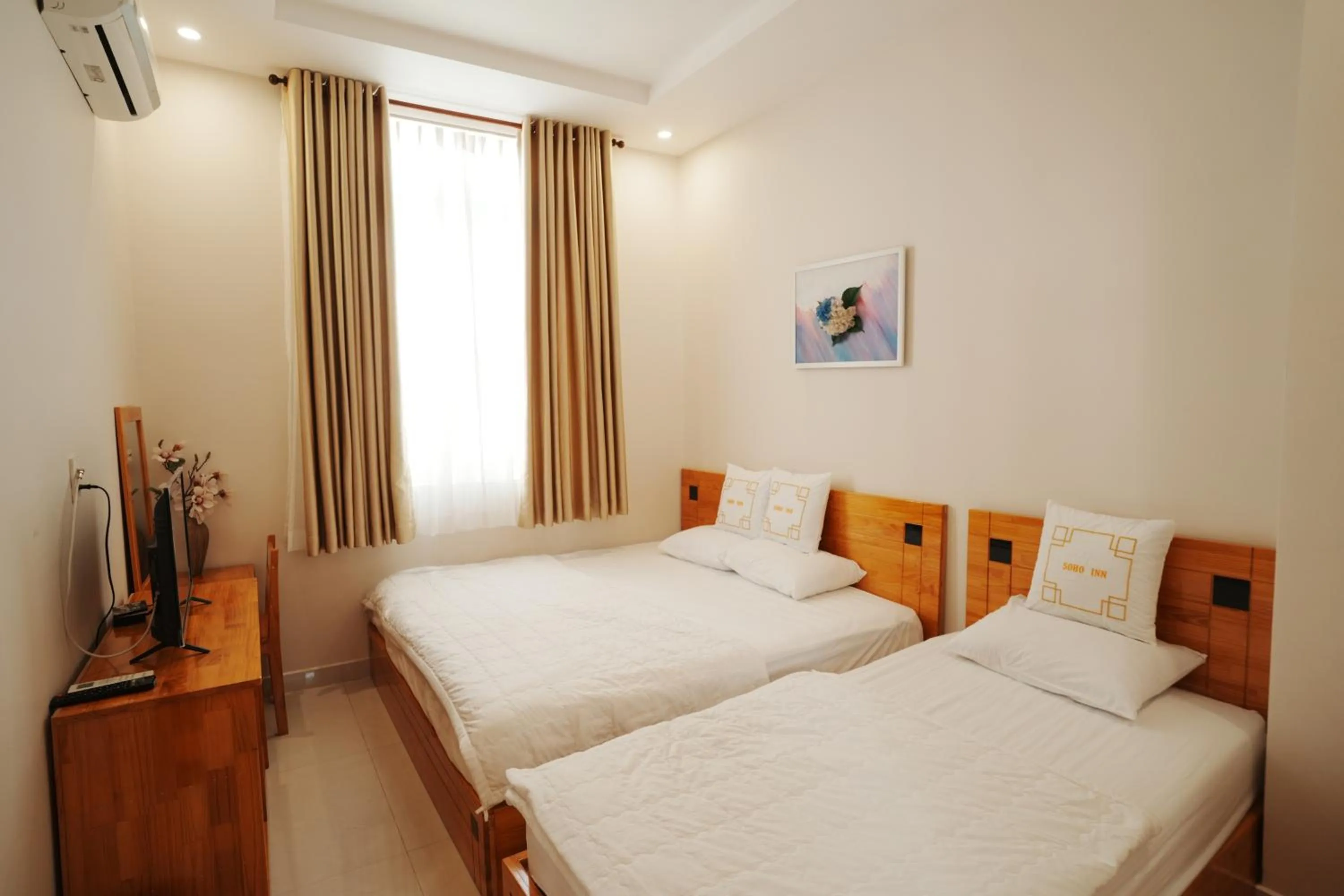 Photo of the whole room in Soho Inn