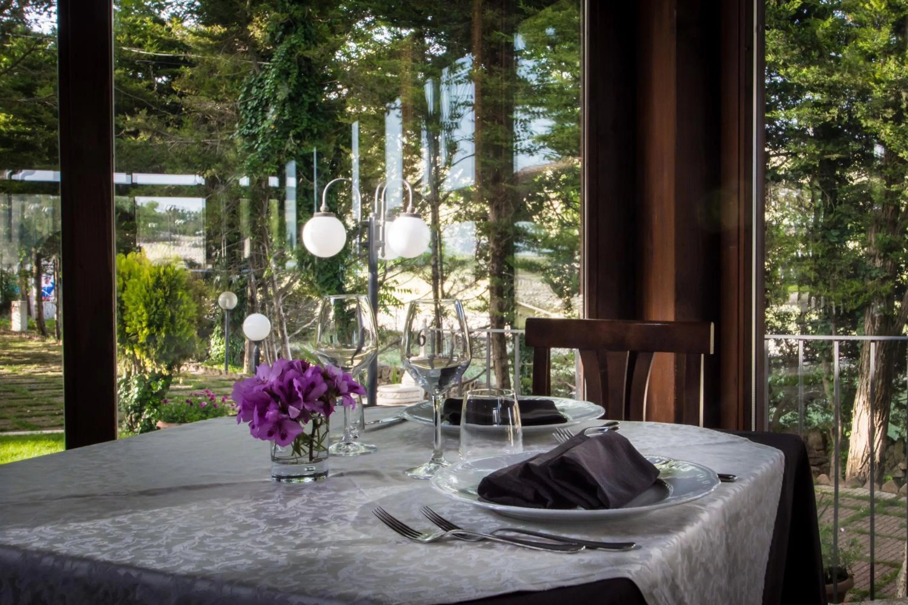 Decorative detail in Antica Stazione