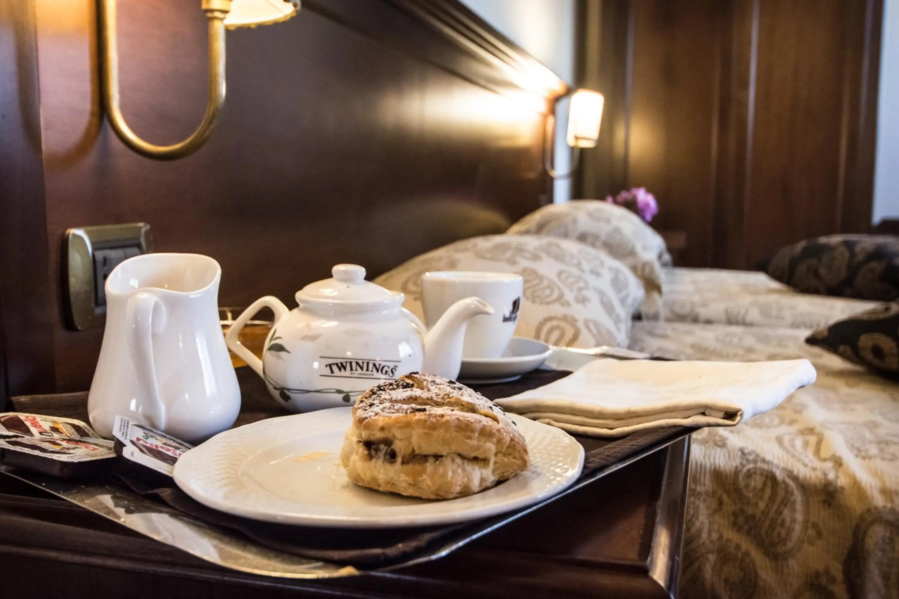 Decorative detail in Antica Stazione