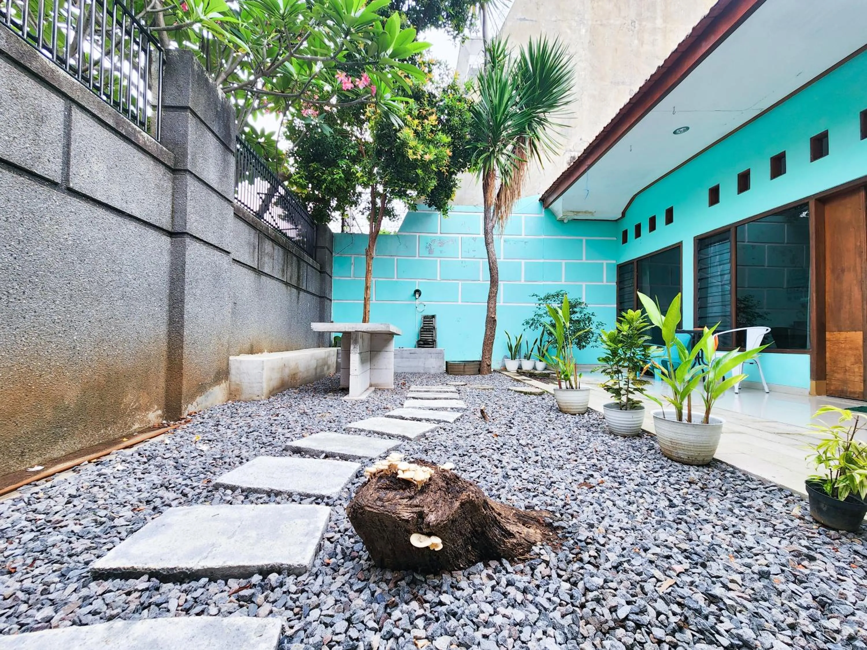 Homey Guesthouse Kertajaya (Syariah)