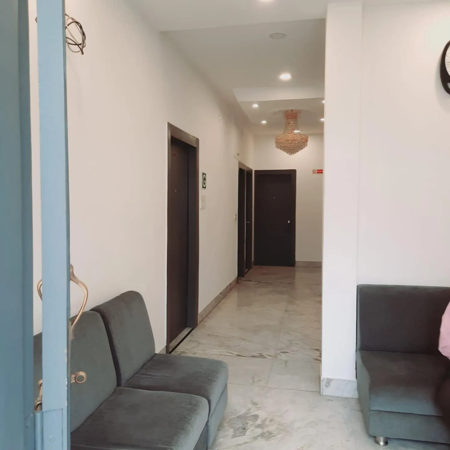 Seating area in Hotel Nisha Nest, Bhopal