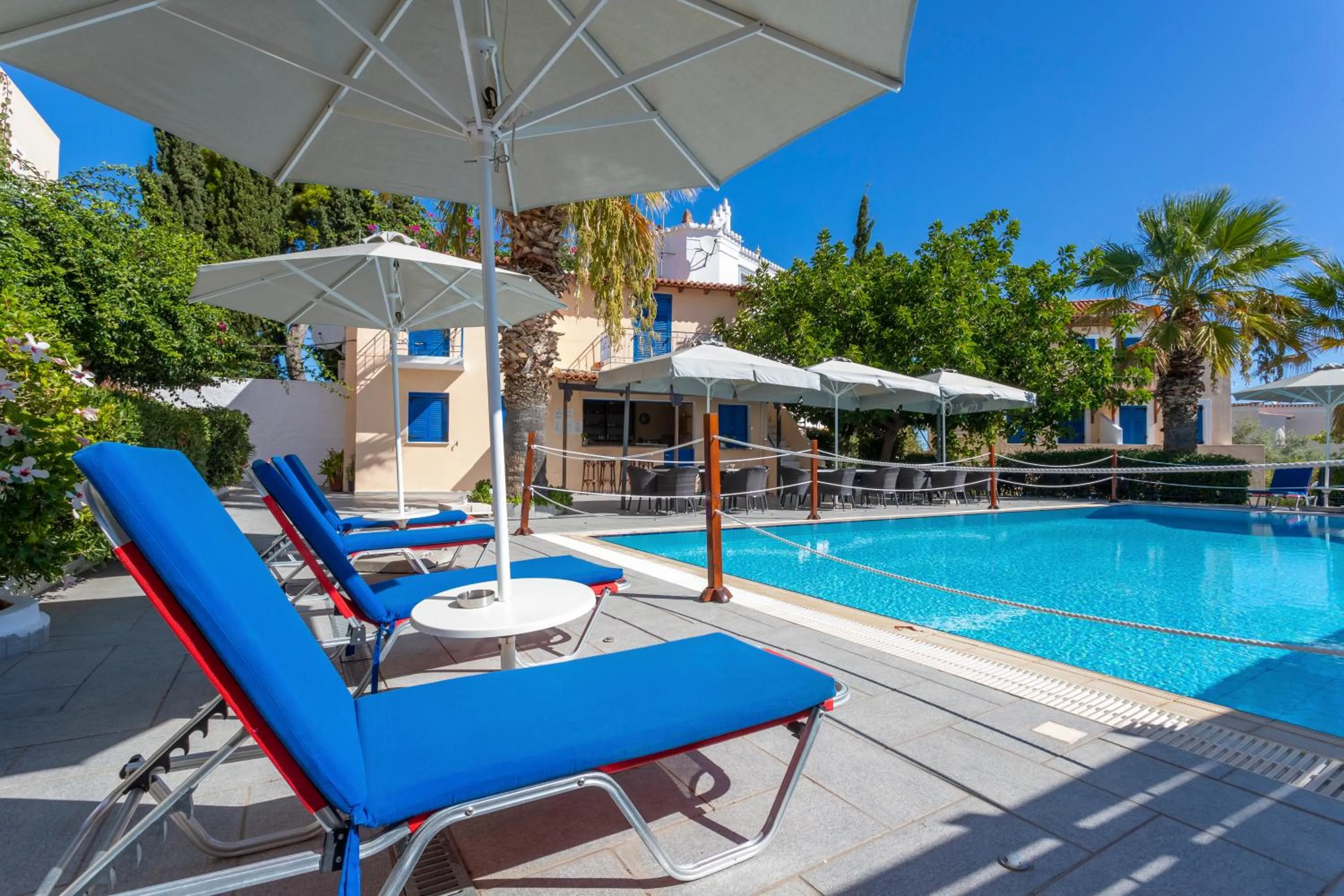 Swimming pool in Vanas Apartments