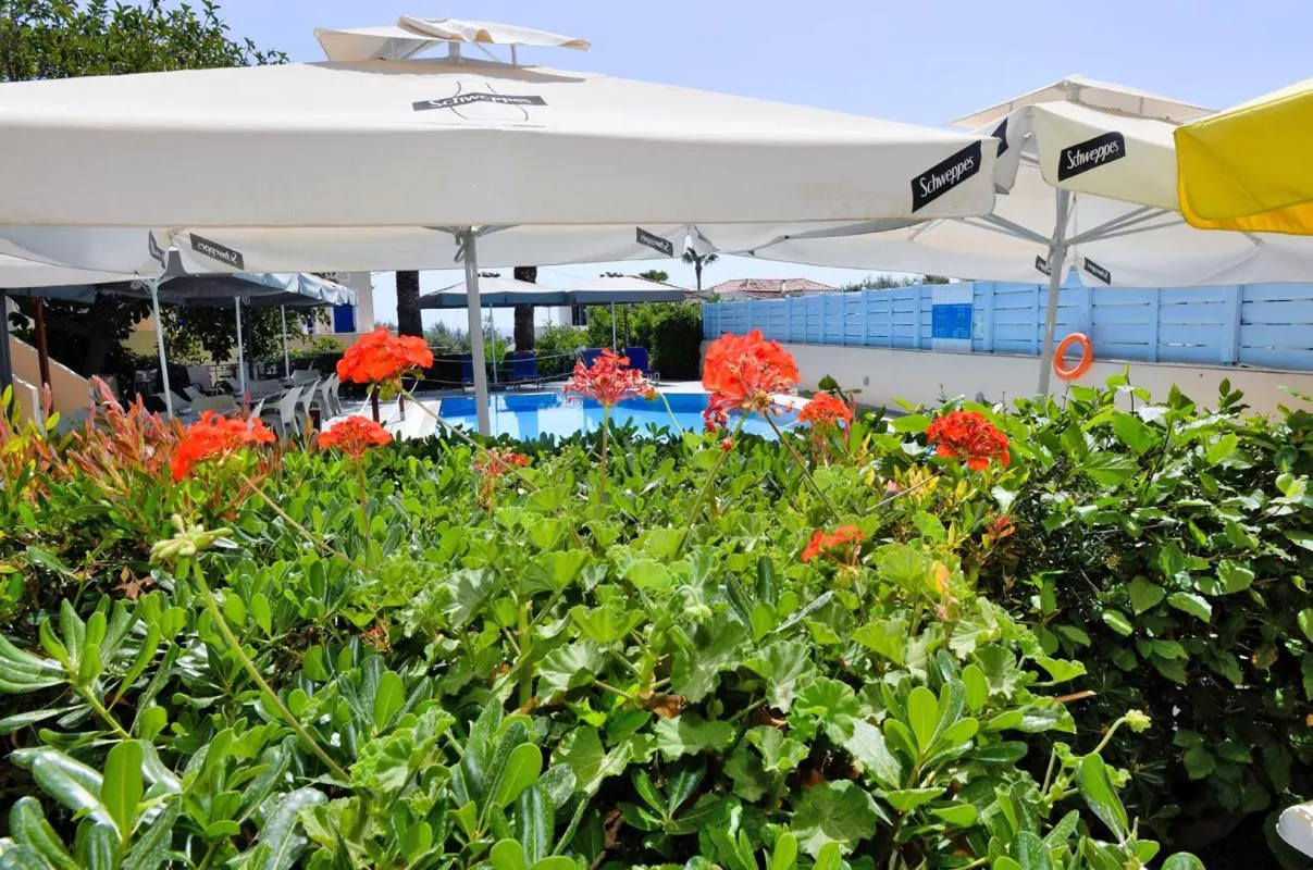 Swimming pool in Vanas Apartments