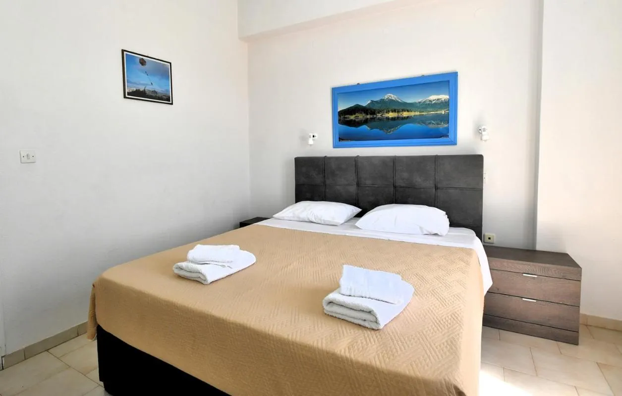 Bed in Vanas Apartments