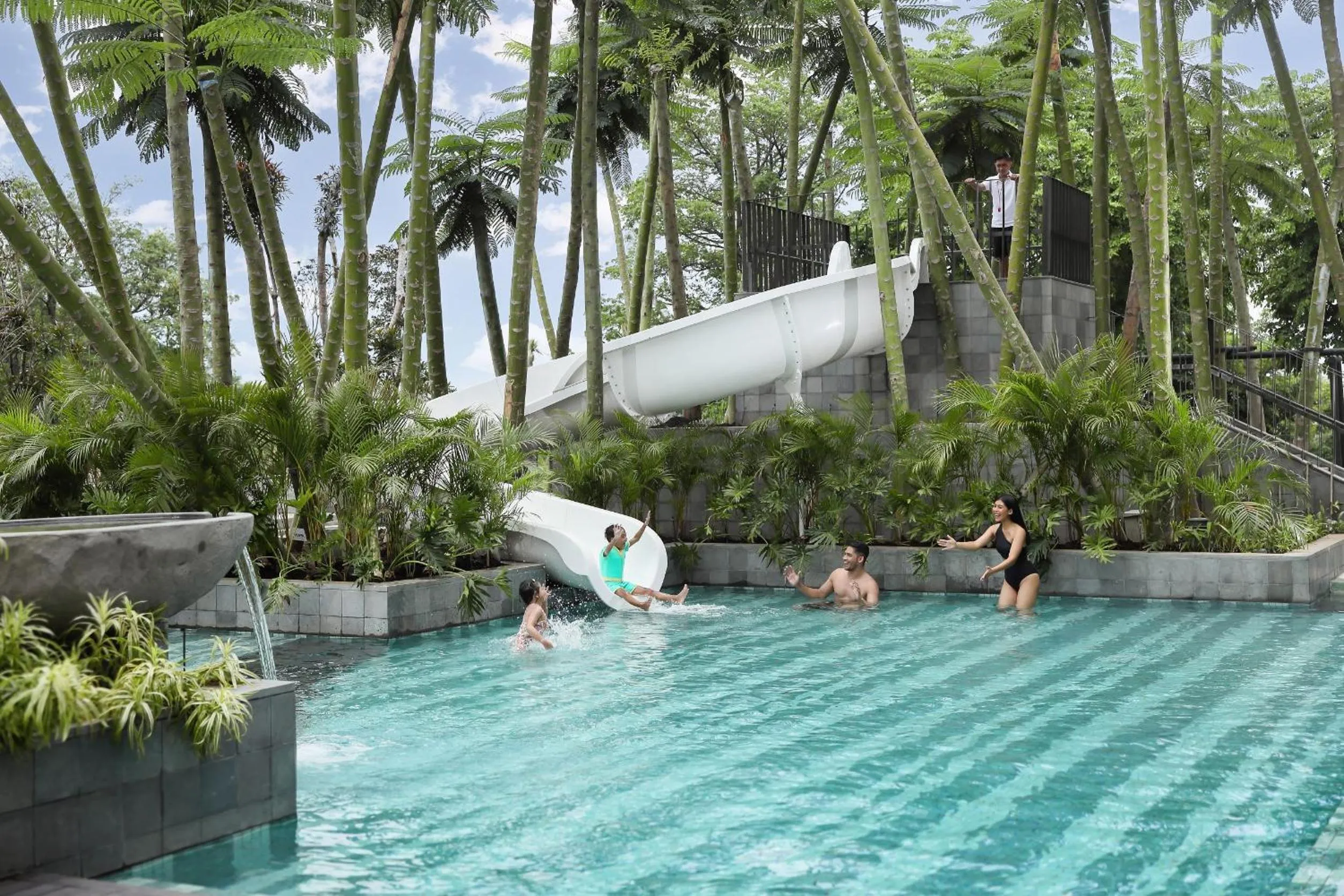 Swimming pool in Padma Hotel Semarang