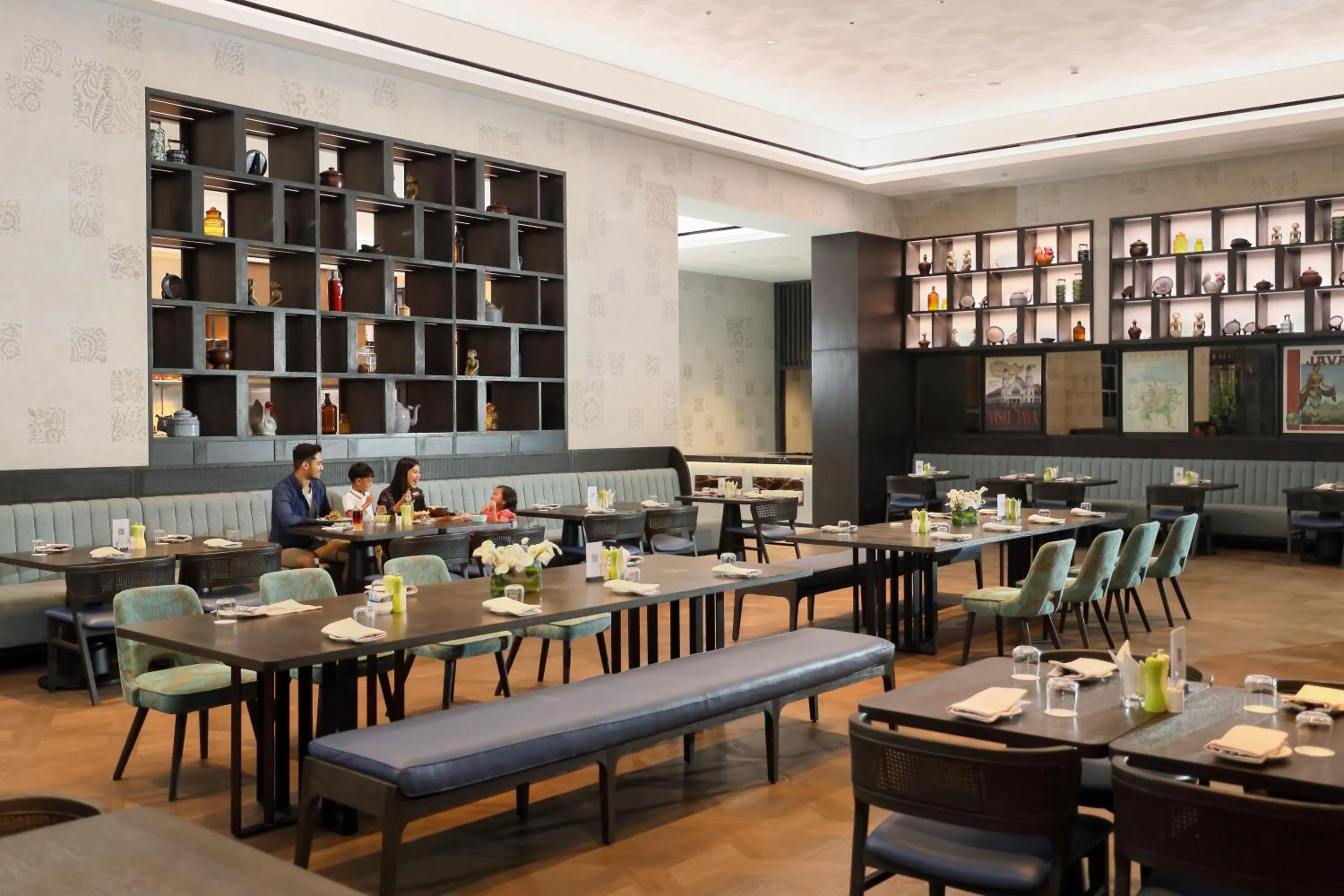 Restaurant/places to eat in Padma Hotel Semarang