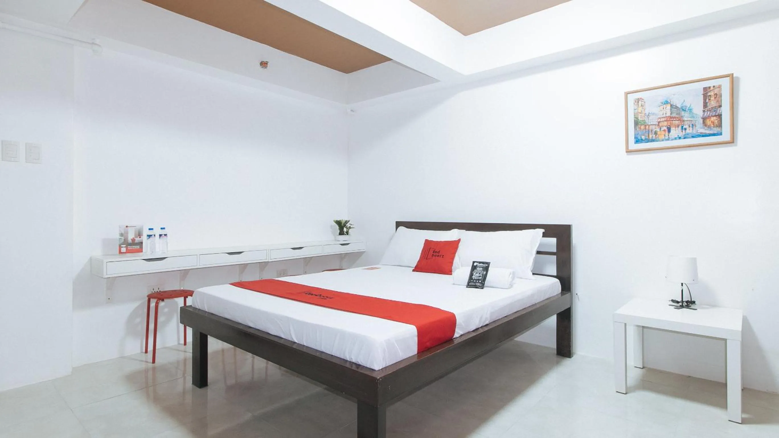 Bed in RedDoorz near UST Sampaloc Manila