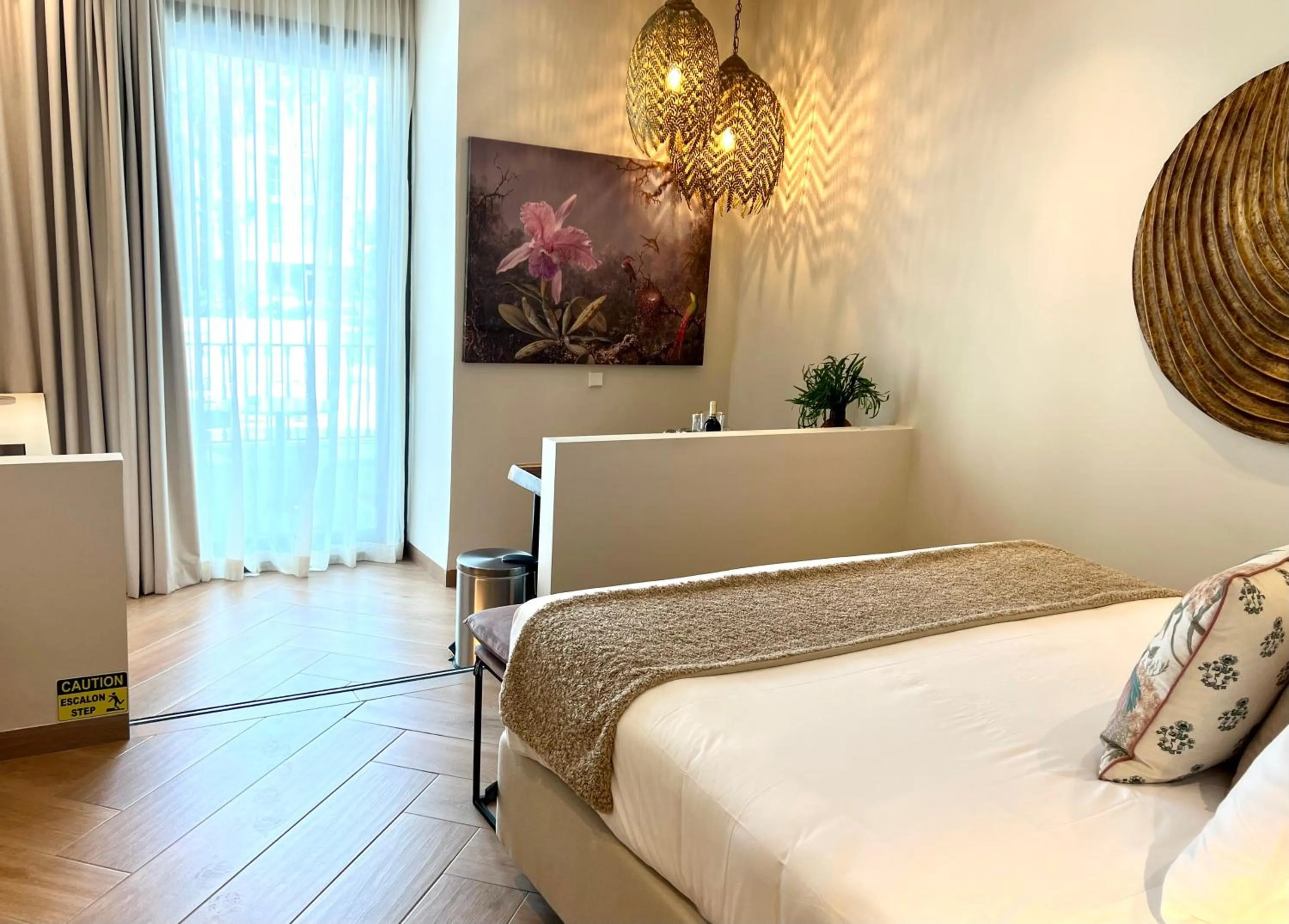 Bedroom, Bed in Comfy Studios Hotel