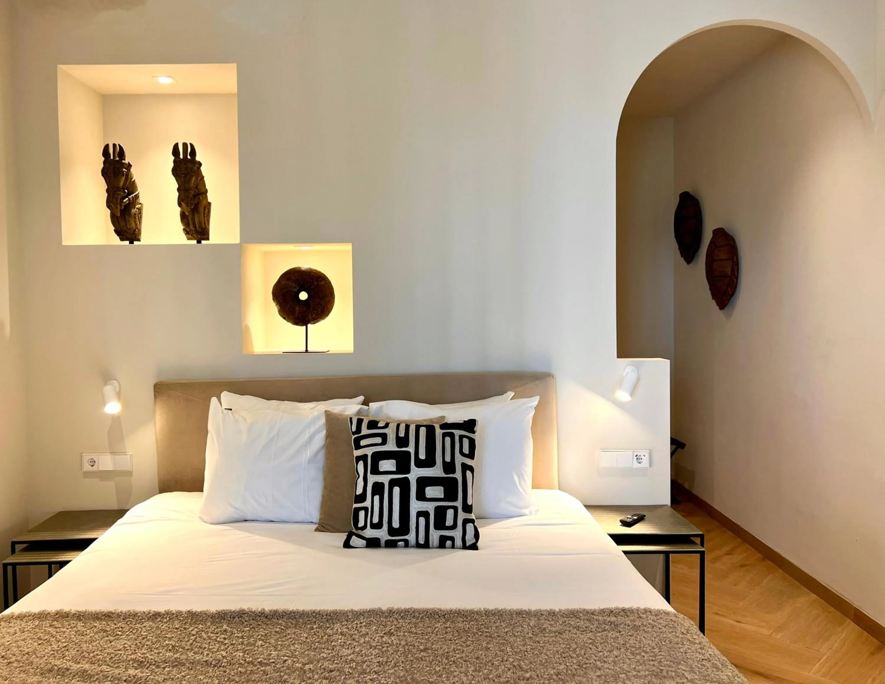 Bedroom, Bed in Comfy Studios Hotel