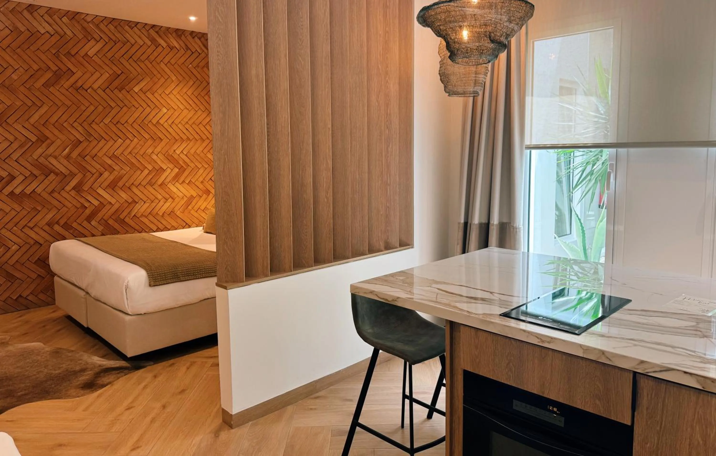 Bedroom, Bed in Comfy Studios Hotel